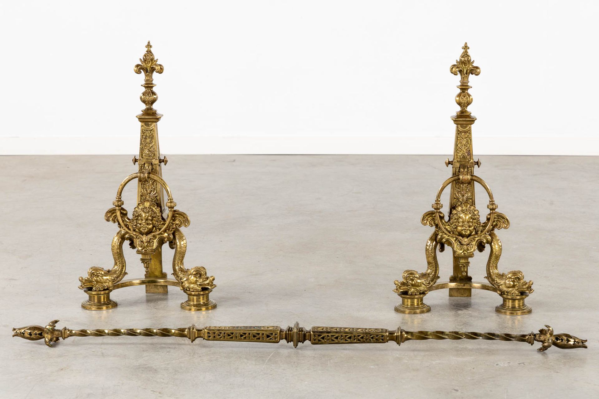 A pair of fireplace bucks and a firescreen, bronze in Louis XVI style. 20th C. (L:27 x W:64 x H:84 c - Image 4 of 20