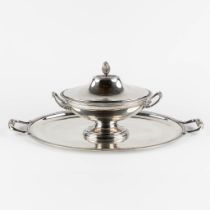 Christofle, a large tureen on a serving platter. Silver-plated metal. (L:42 x W:64 cm)