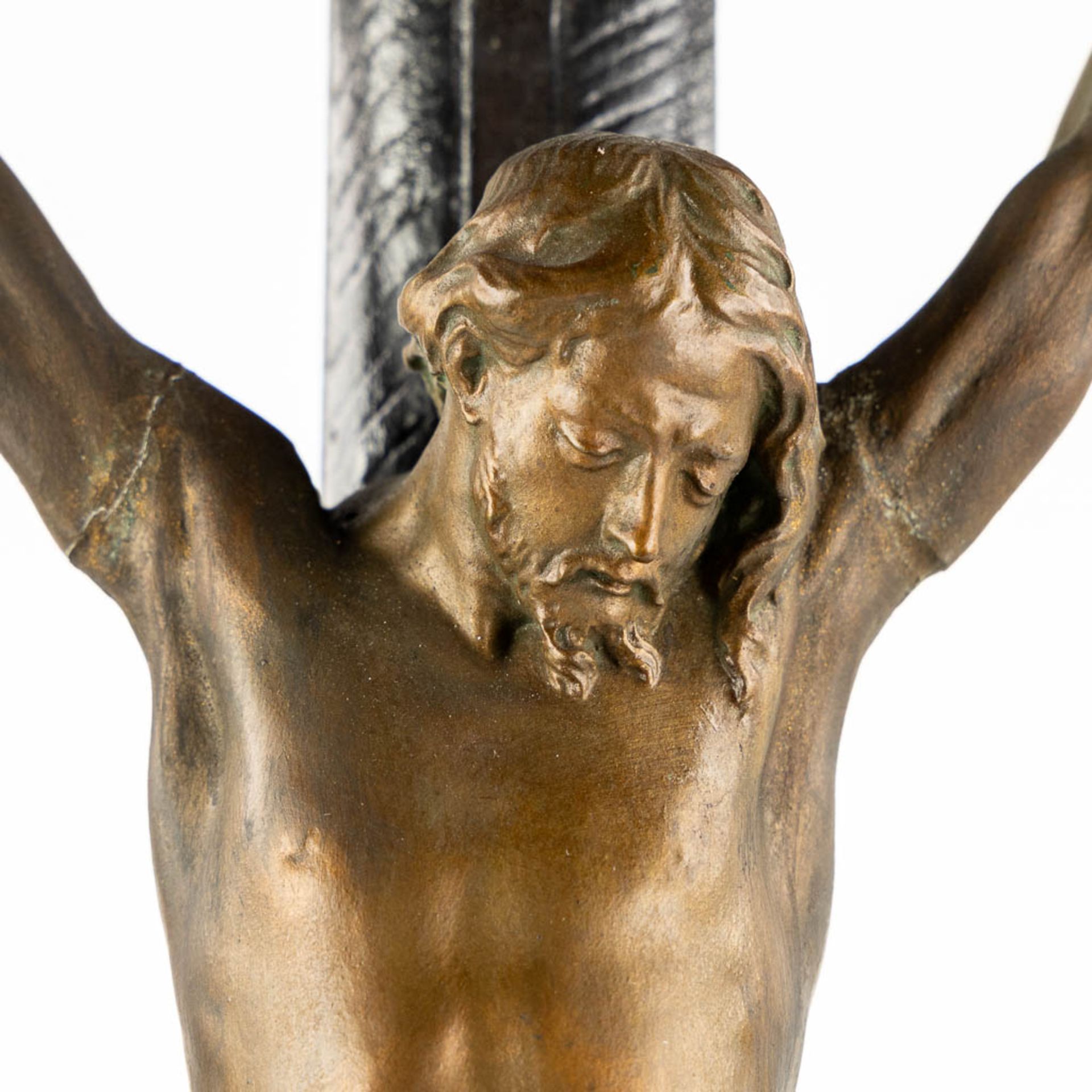 A large crucifix with a 3-piece golgotha, Veil of Veronica, patinated white clay. Circa 1900. (L:16 - Image 9 of 18