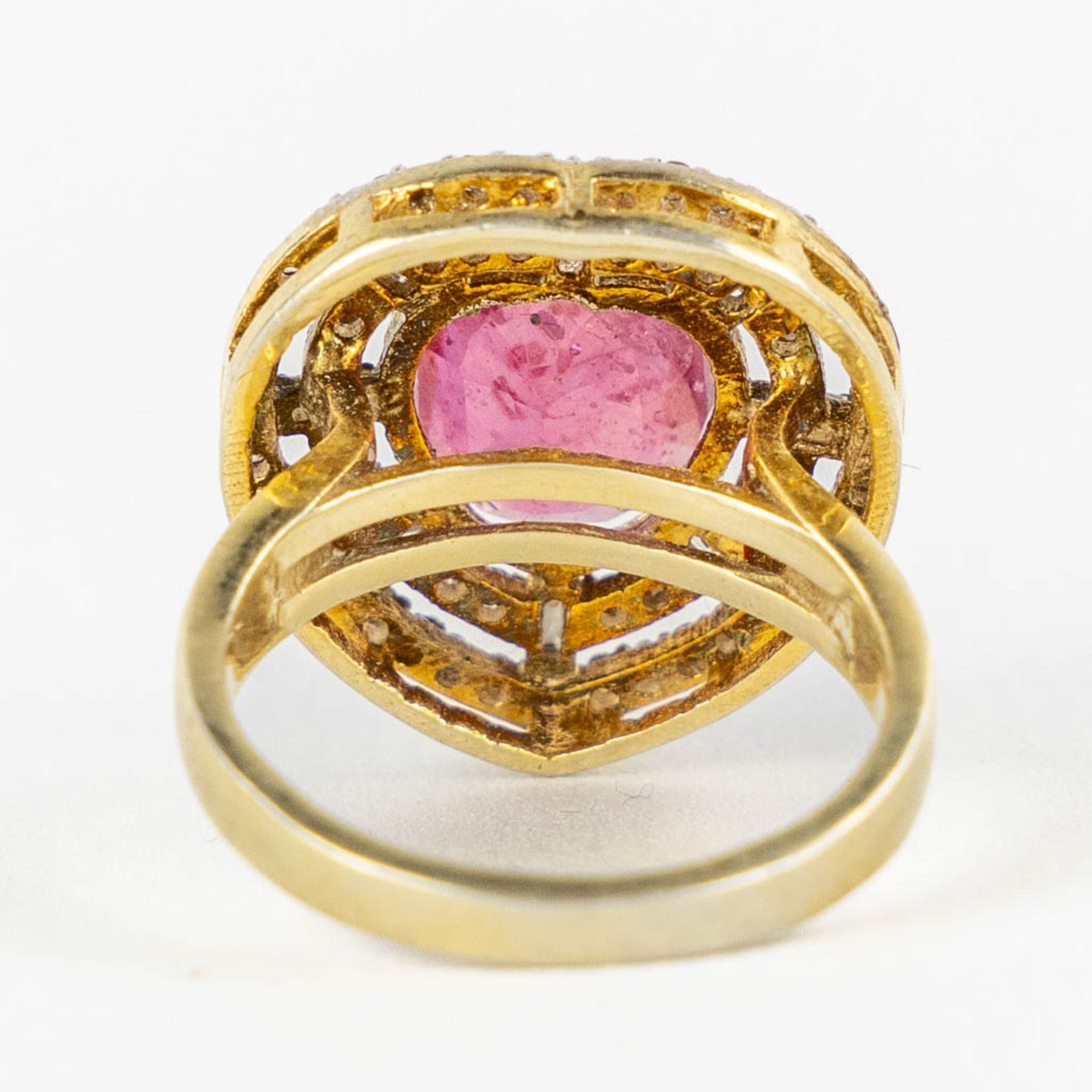 A ring, gilt silver with a facetted sapphire, old cut diamonds. 6,34g. Ring size 56. - Image 8 of 9