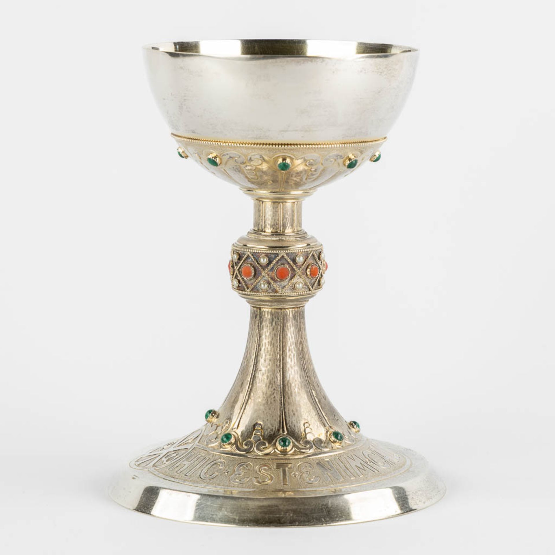 Joh ALOYS BRUUN (XIX) A chalice with paten, silver decorated with cabochons, malachite and pearls. G - Image 6 of 17
