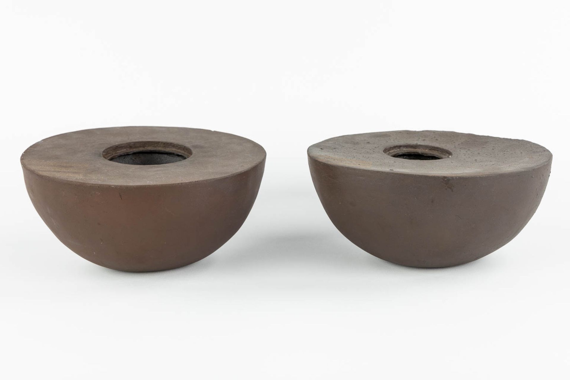 Tjok DESSAUVAGE (1948) '2 sculptures' glazed ceramics. (H:9 x D:19,5 cm) - Image 3 of 11