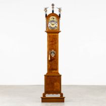 Warminck, a small and decorative grandfather clock, 20th C. (L:28 x W:48 x H:193 cm)