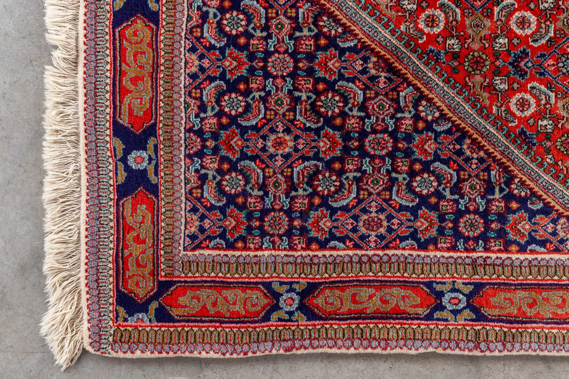 An Oriental hand-made carpet, Bidjar. (L:180 x W:112 cm) - Image 5 of 6