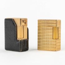 S.T. Dupont, two vintage and gold-plated lighters. (H:4,7 cm)