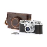 A Leitz Wetzlar Leica IIIc 35mm Rangefinder Camera