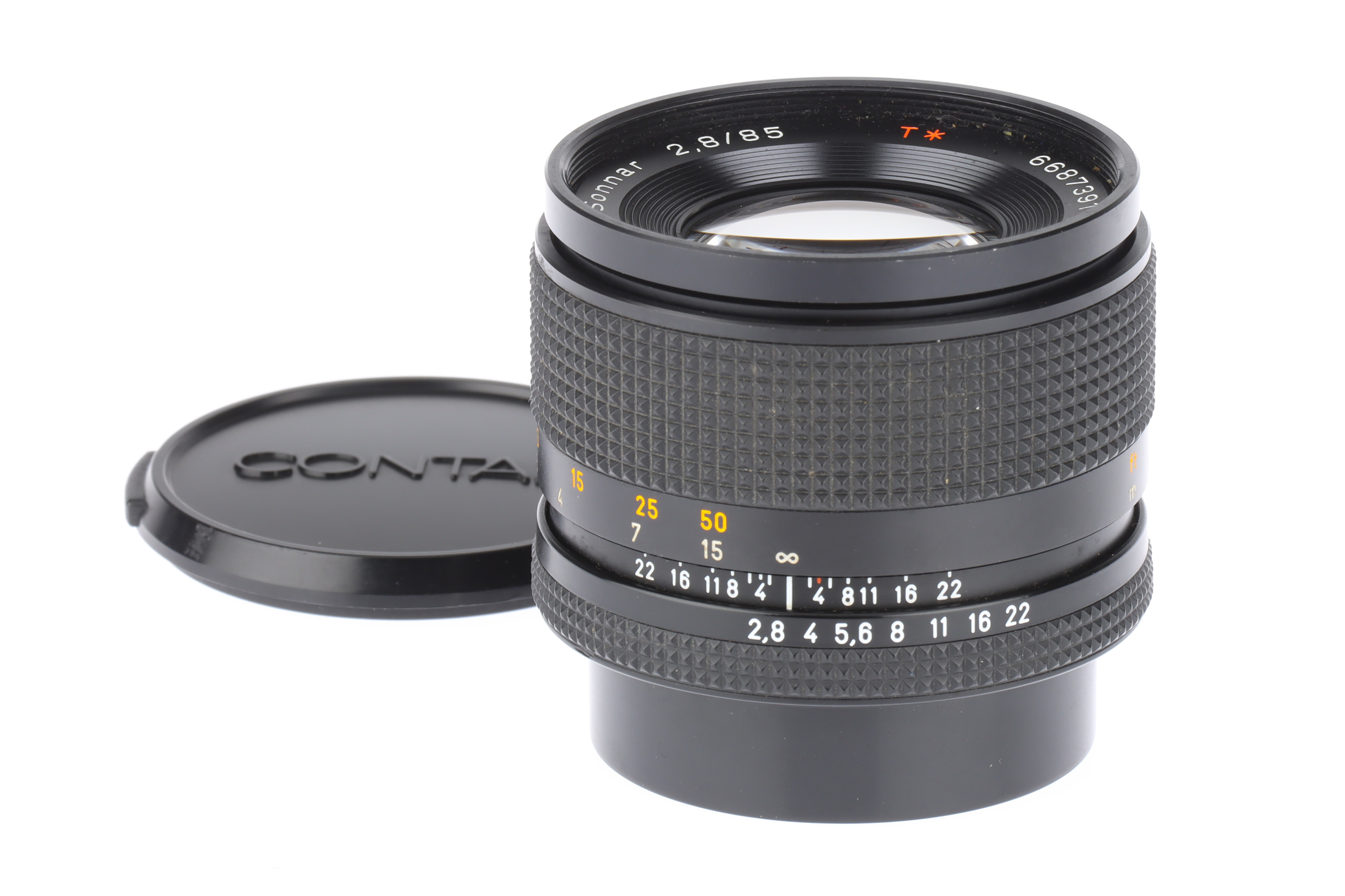 A Carl Zeiss Planar T* f/2.8 85mm Camera Lens,