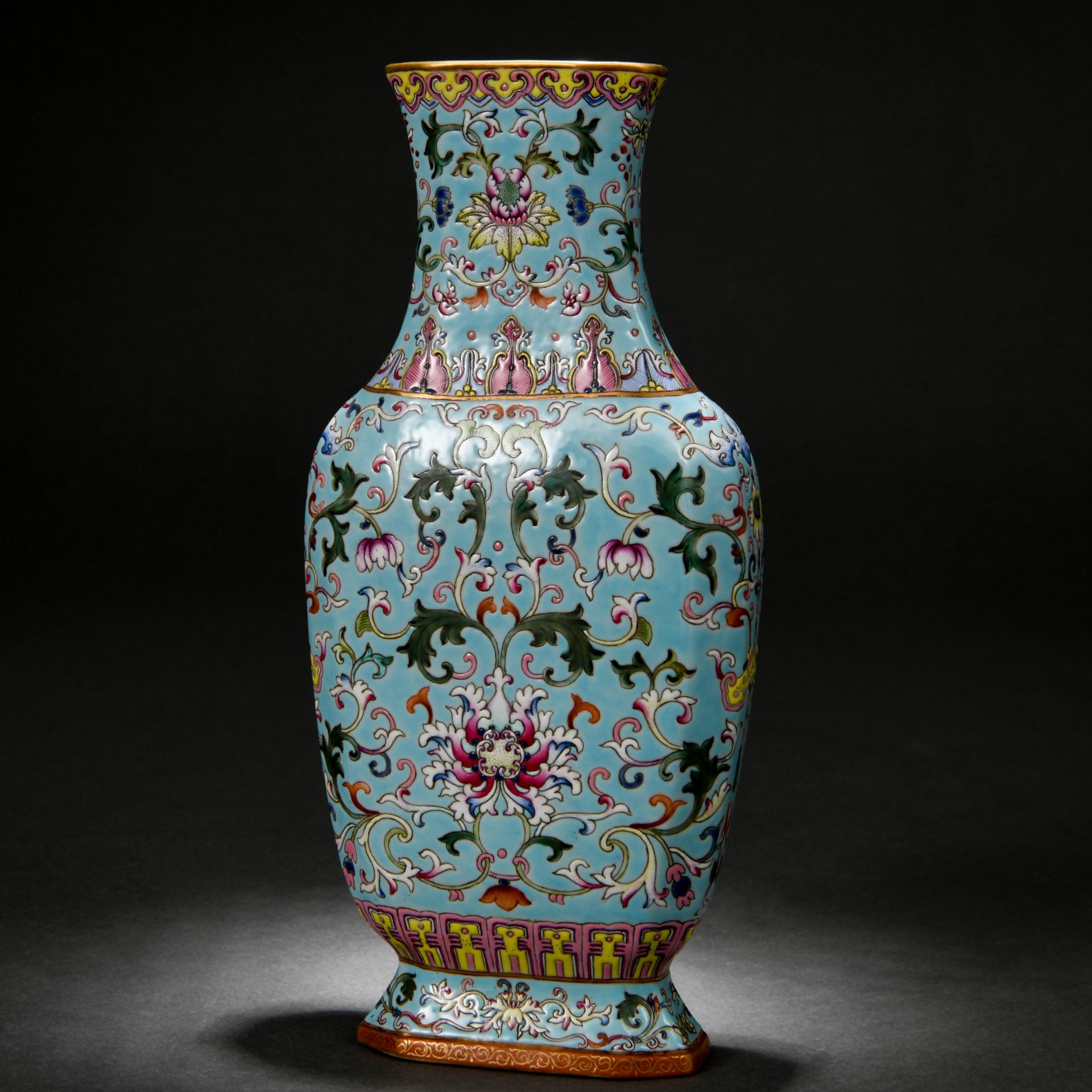 A Chinese Turquoise Ground and Famille Rose Vase - Image 2 of 9
