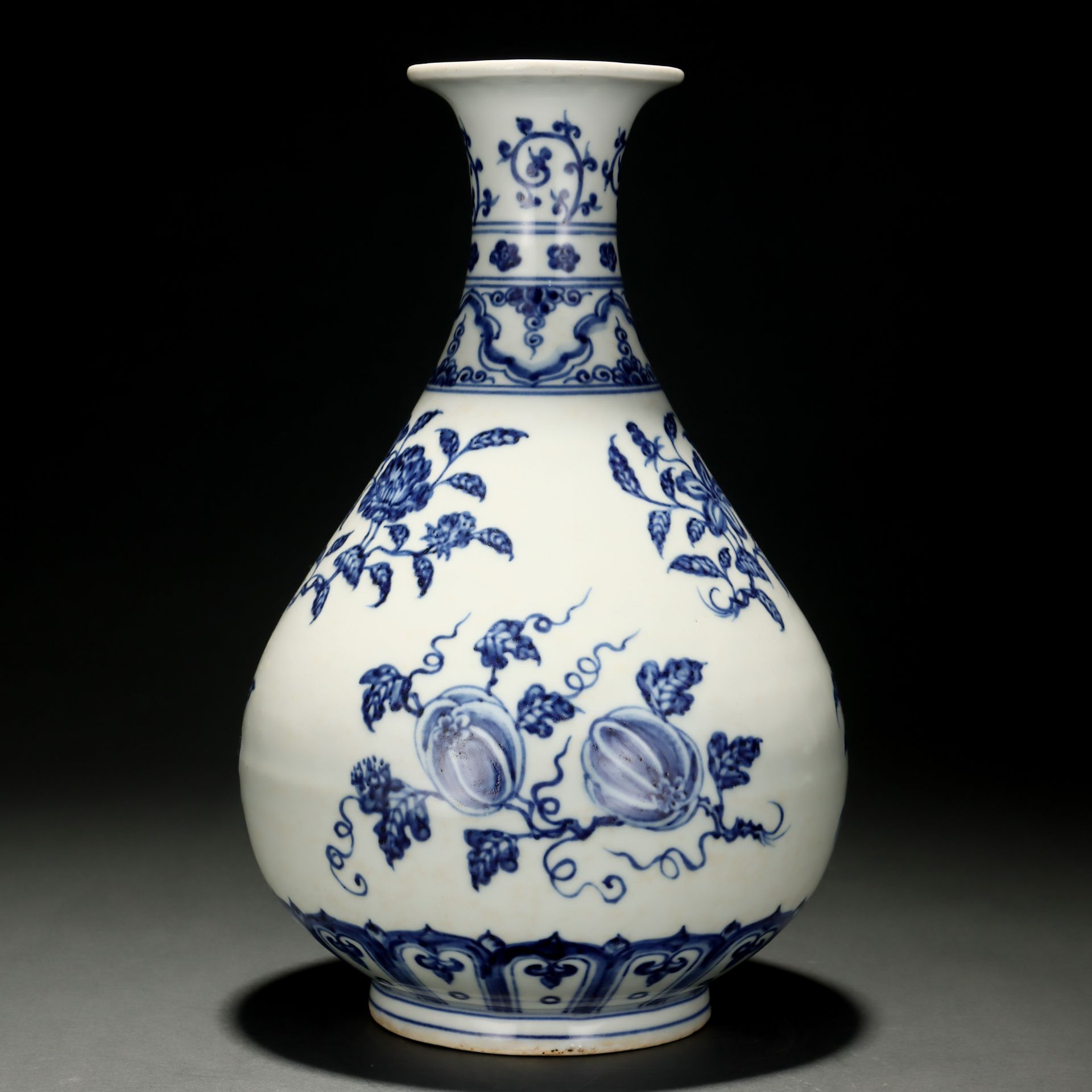 A Chinese Blue and White Vase Yuhuchunping