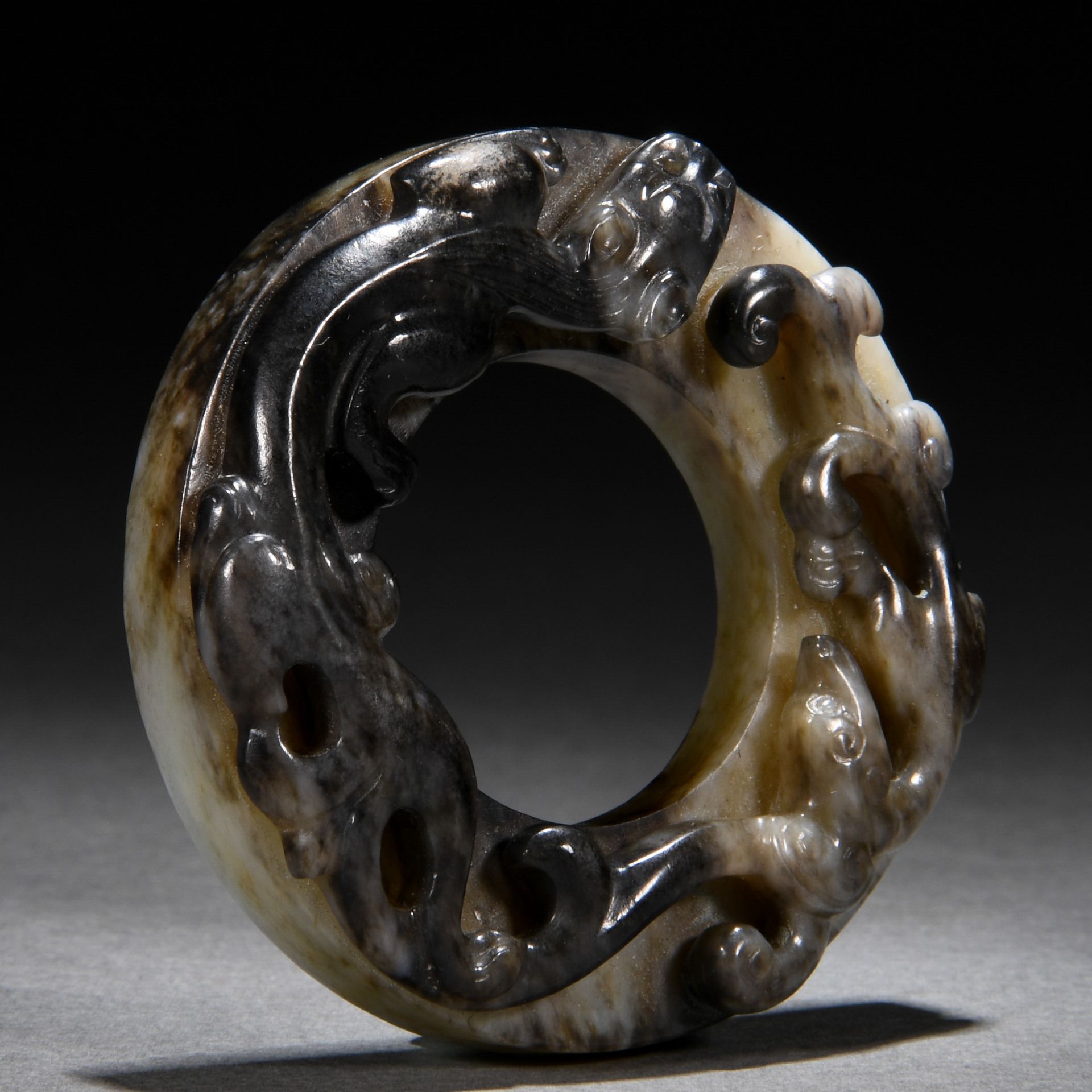 A Chinese Carved Jade Chilong Disc Huan - Image 5 of 7