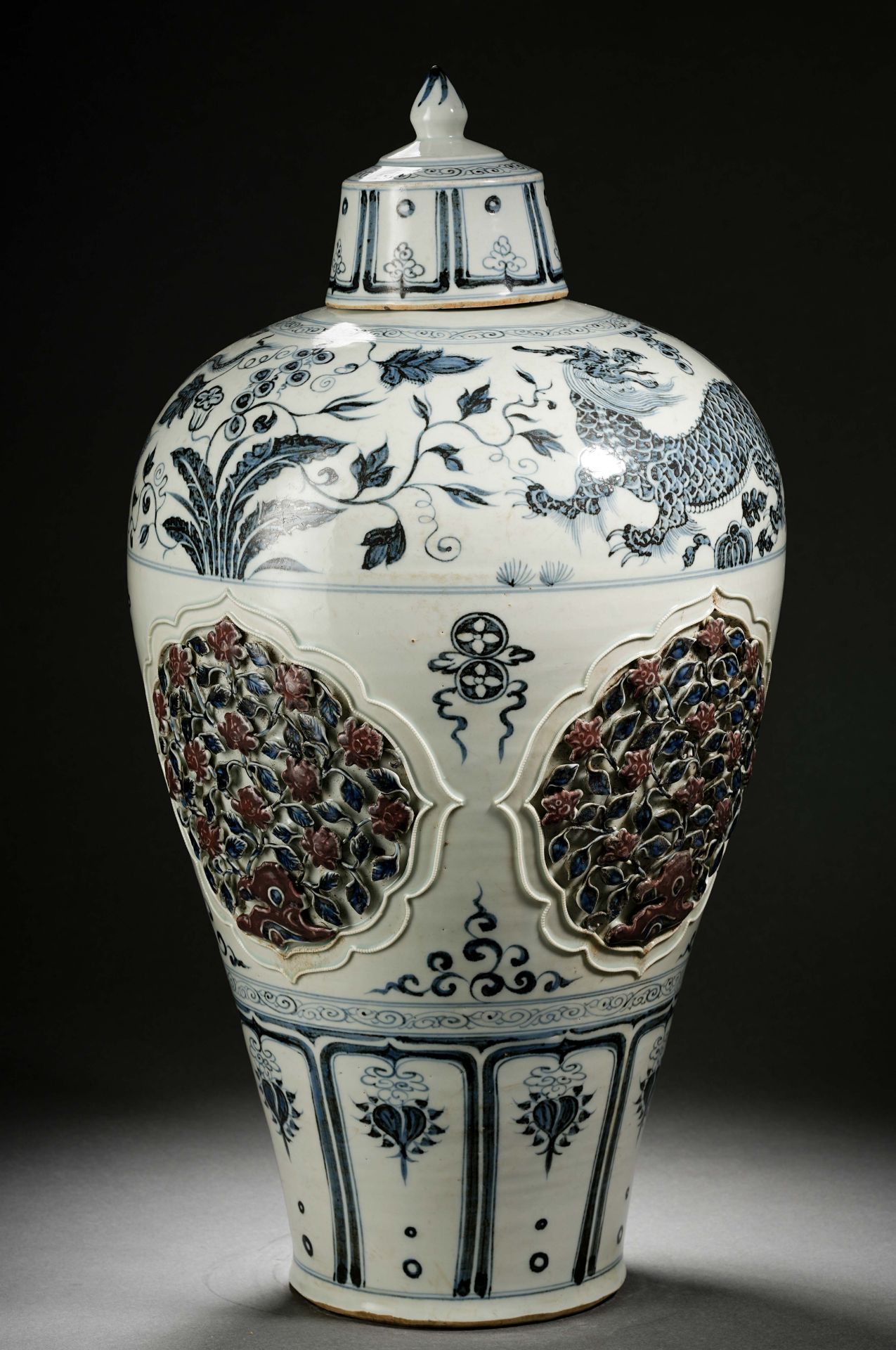 A Chinese Underglaze Blue and Copper Red Vase Meiping - Image 6 of 16