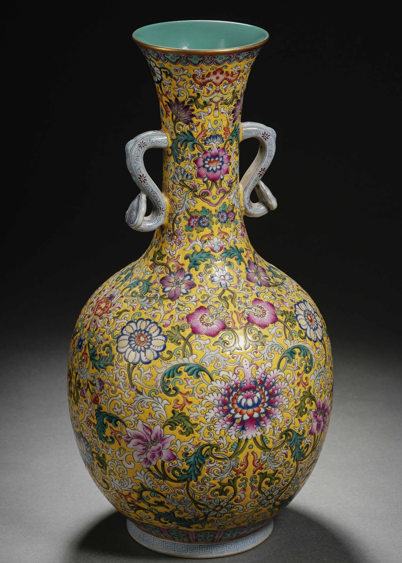 A Chinese Famille Rose and Gilt Baluster Vase - Bild 6 aus 14