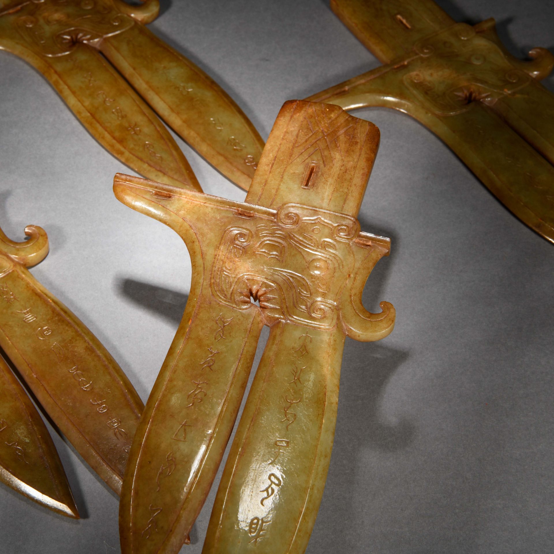 A Set of Four Chinese Carved Jade Blades - Image 9 of 9