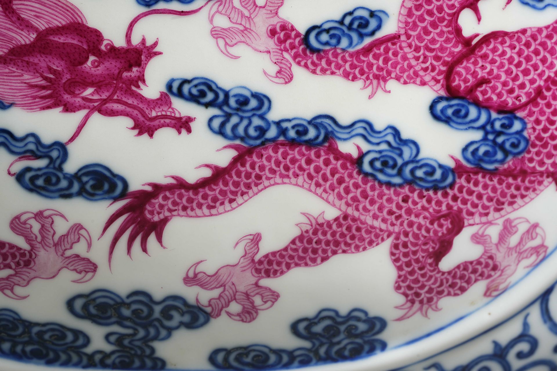A Chinese Under Glaze Blue and Pink Enamel Dragon Bianhu - Bild 8 aus 14