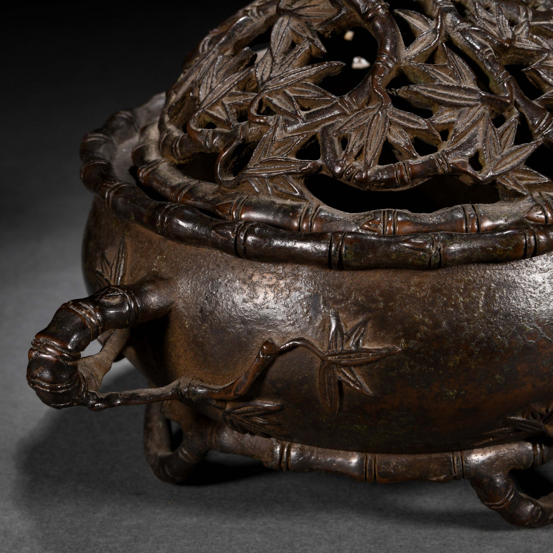 A Chinese Bronze Censer with Cover - Image 3 of 8