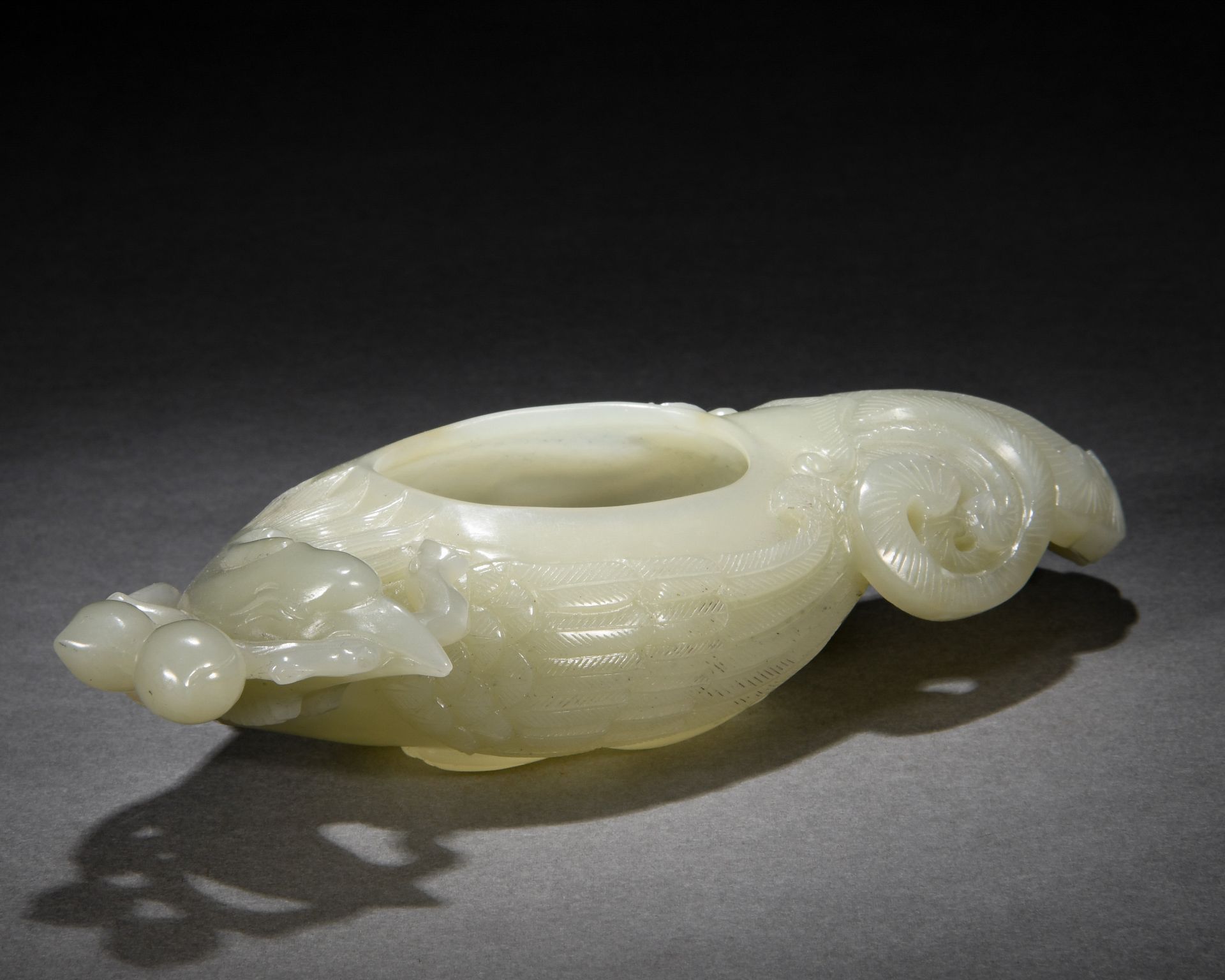 A Chinese Carved White Jade Washer - Image 2 of 7