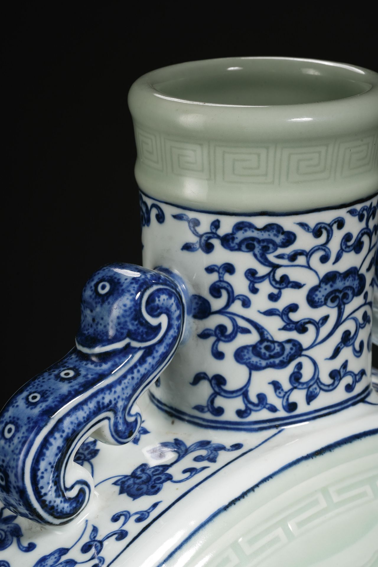 A Chinese Underglaze Blue and Celadon Glaze Moon Flask Vase - Image 5 of 14