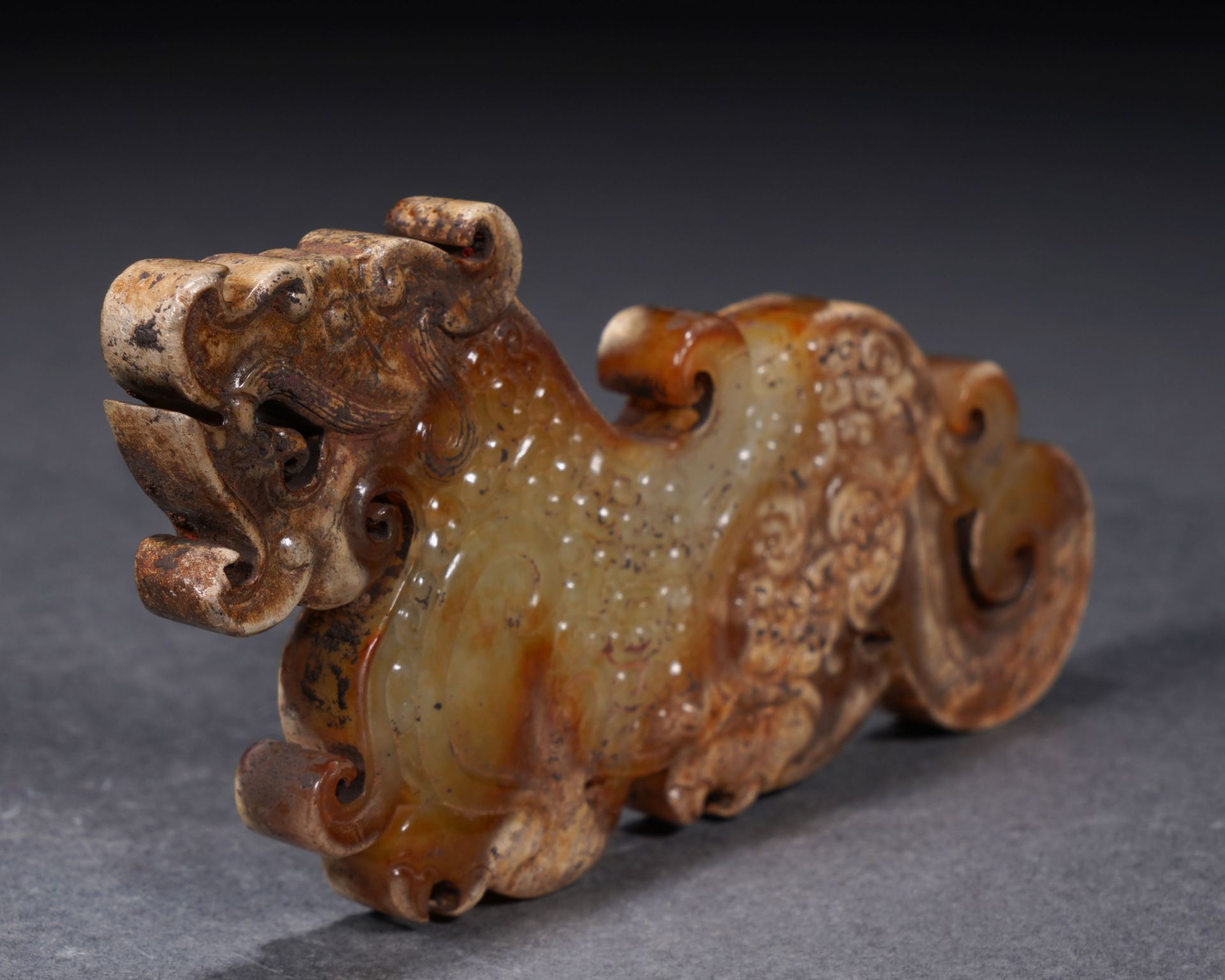 A Chinese Jade Tiger-Form Pendant - Image 5 of 11