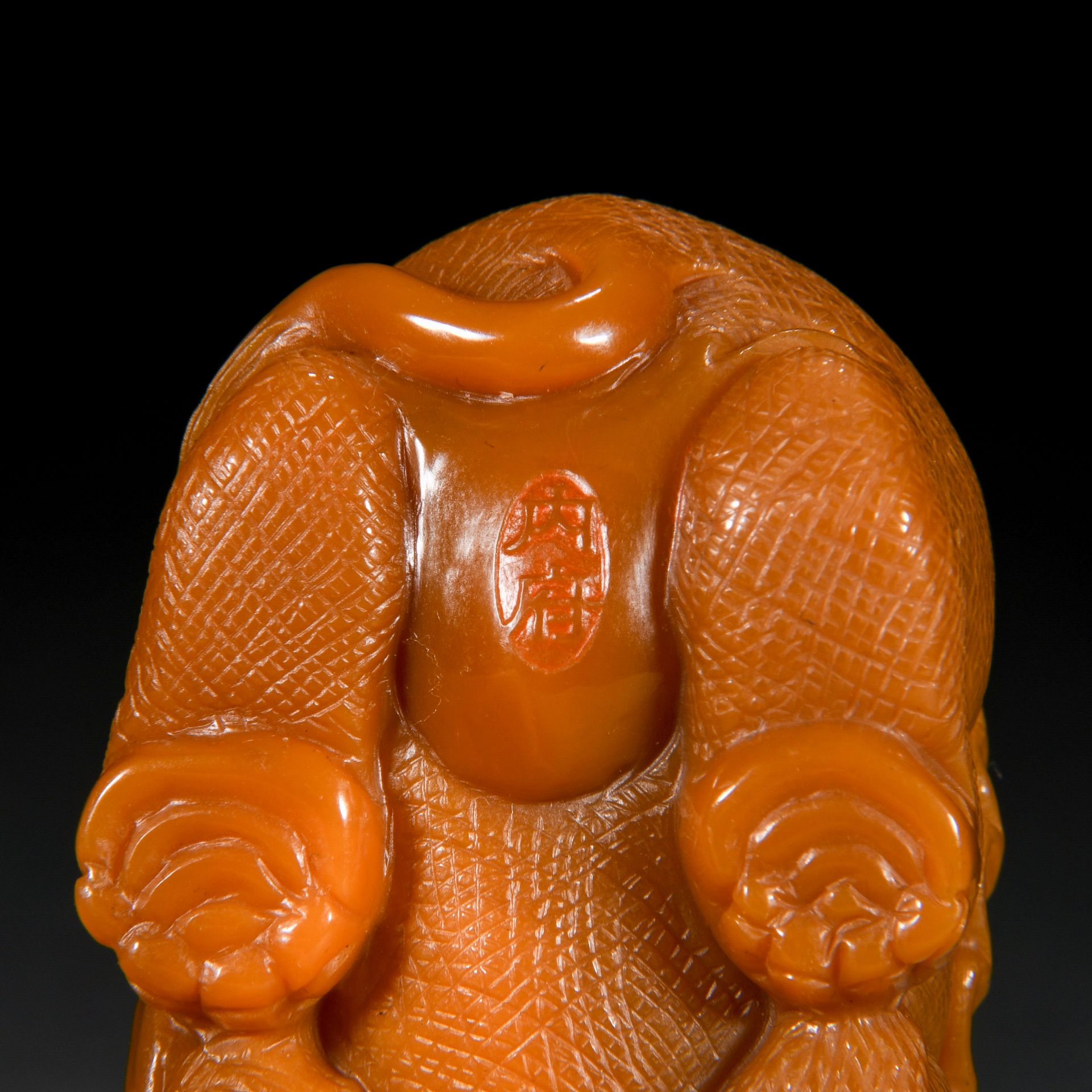 A Chinese Carved Tianhuang Beast Ornament with Box - Image 8 of 8