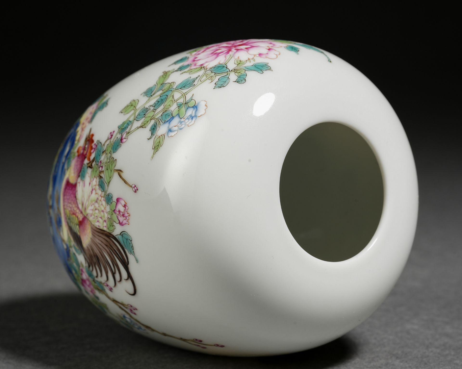 A Chinese Famille Rose Rooster Jar - Image 6 of 11