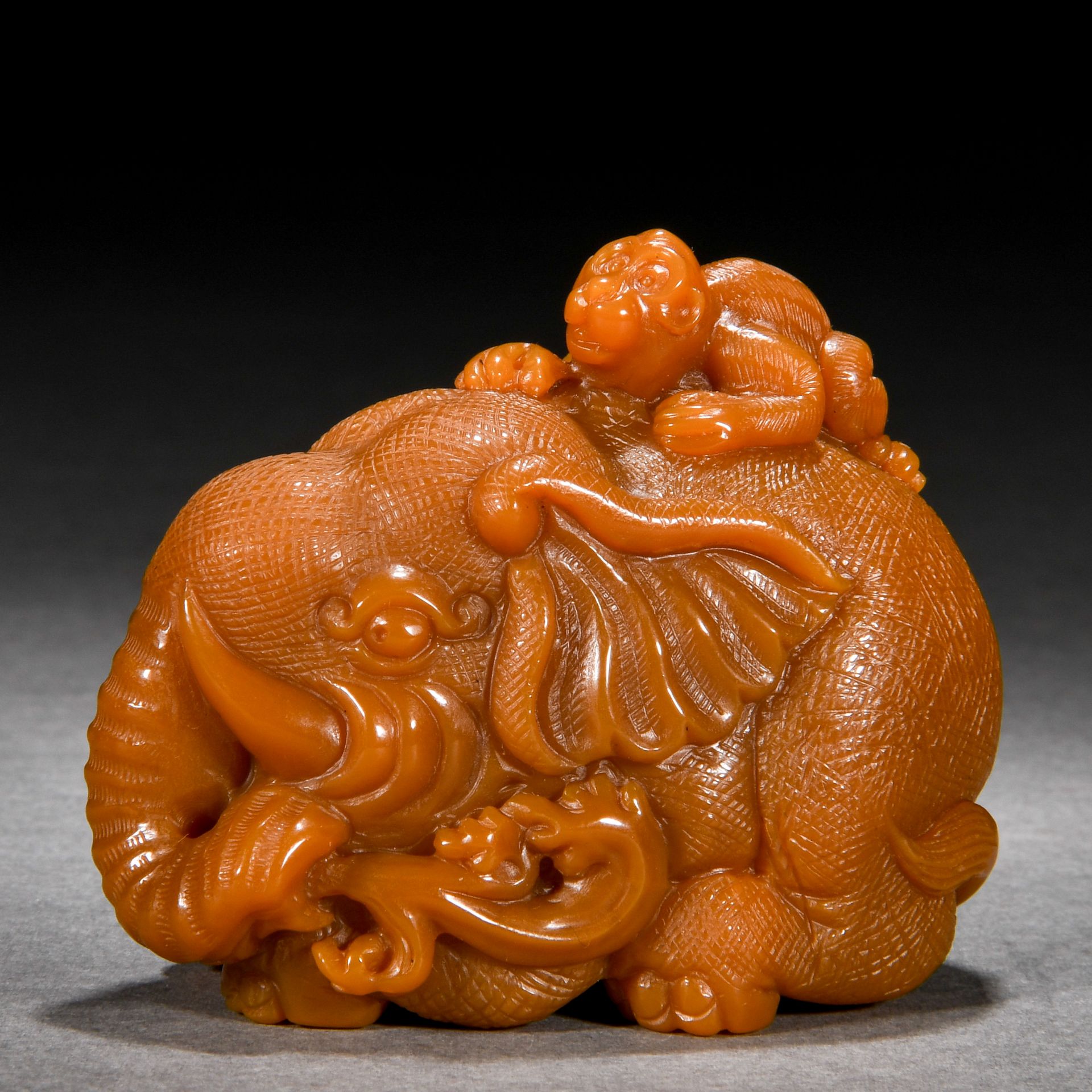 A Chinese Carved Tianhuang Beast Ornament with Box - Image 2 of 8