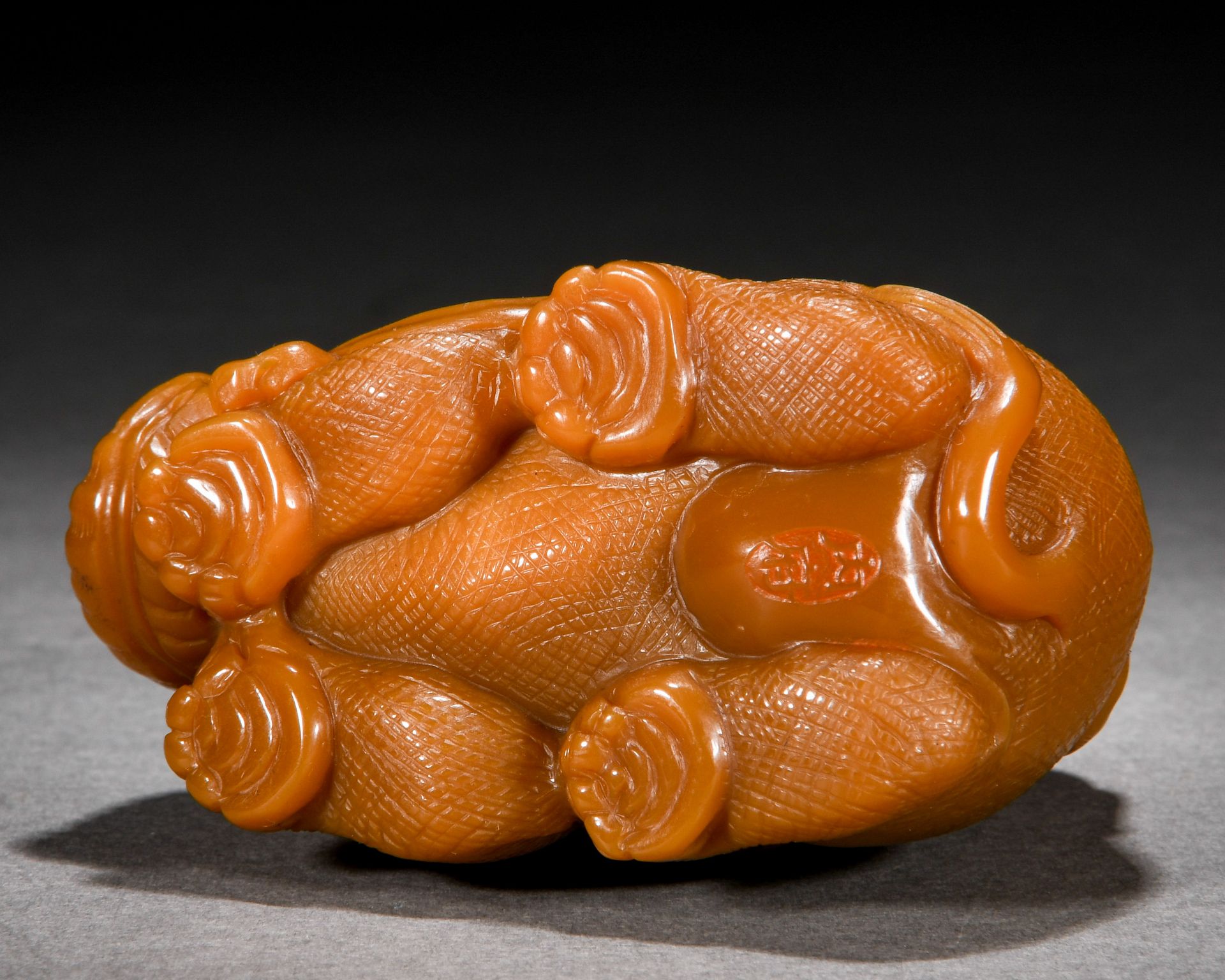 A Chinese Carved Tianhuang Beast Ornament with Box - Image 7 of 8