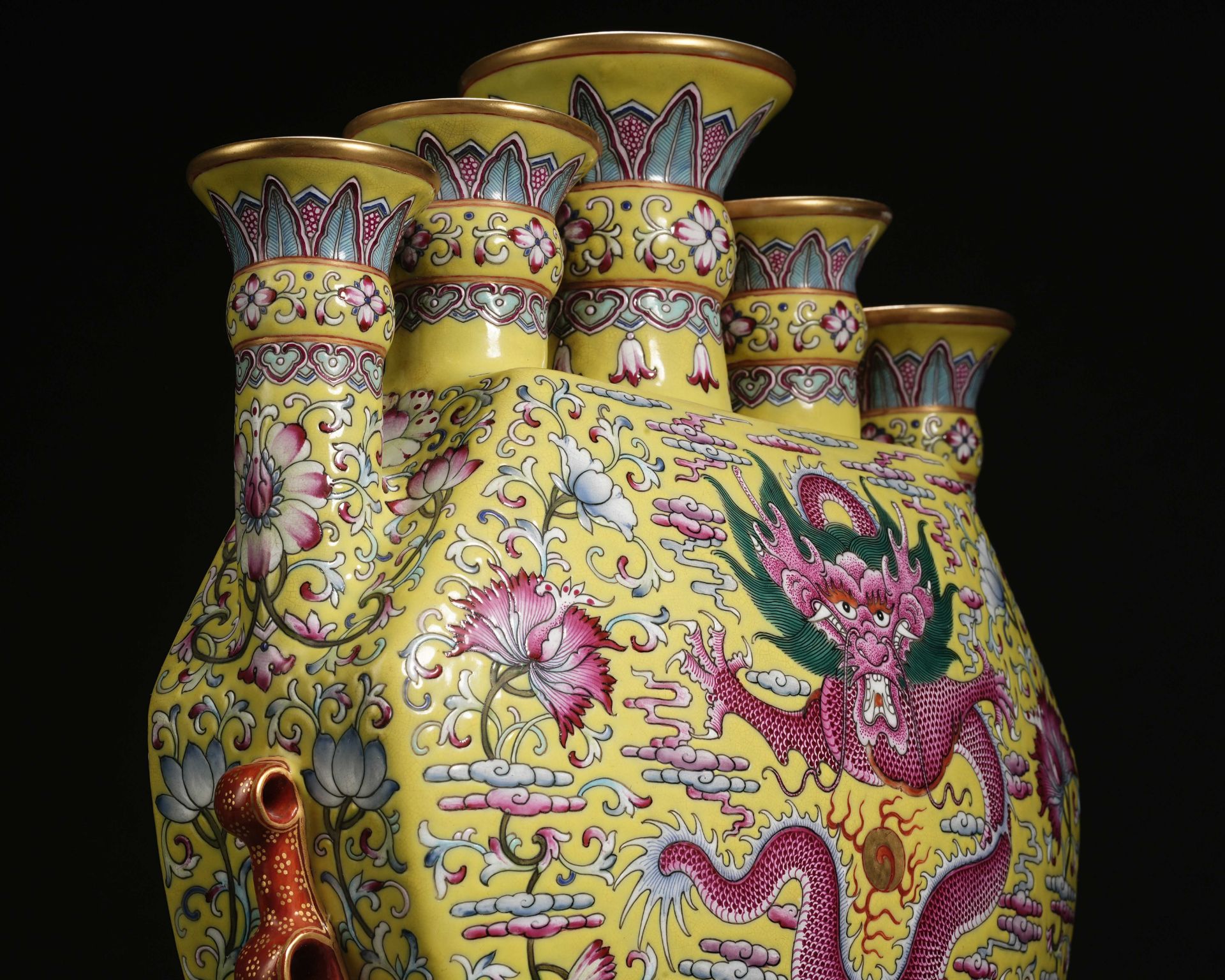 A Chinese Yellow Ground Famille Rose and Gilt Vase Bianhu - Bild 6 aus 15