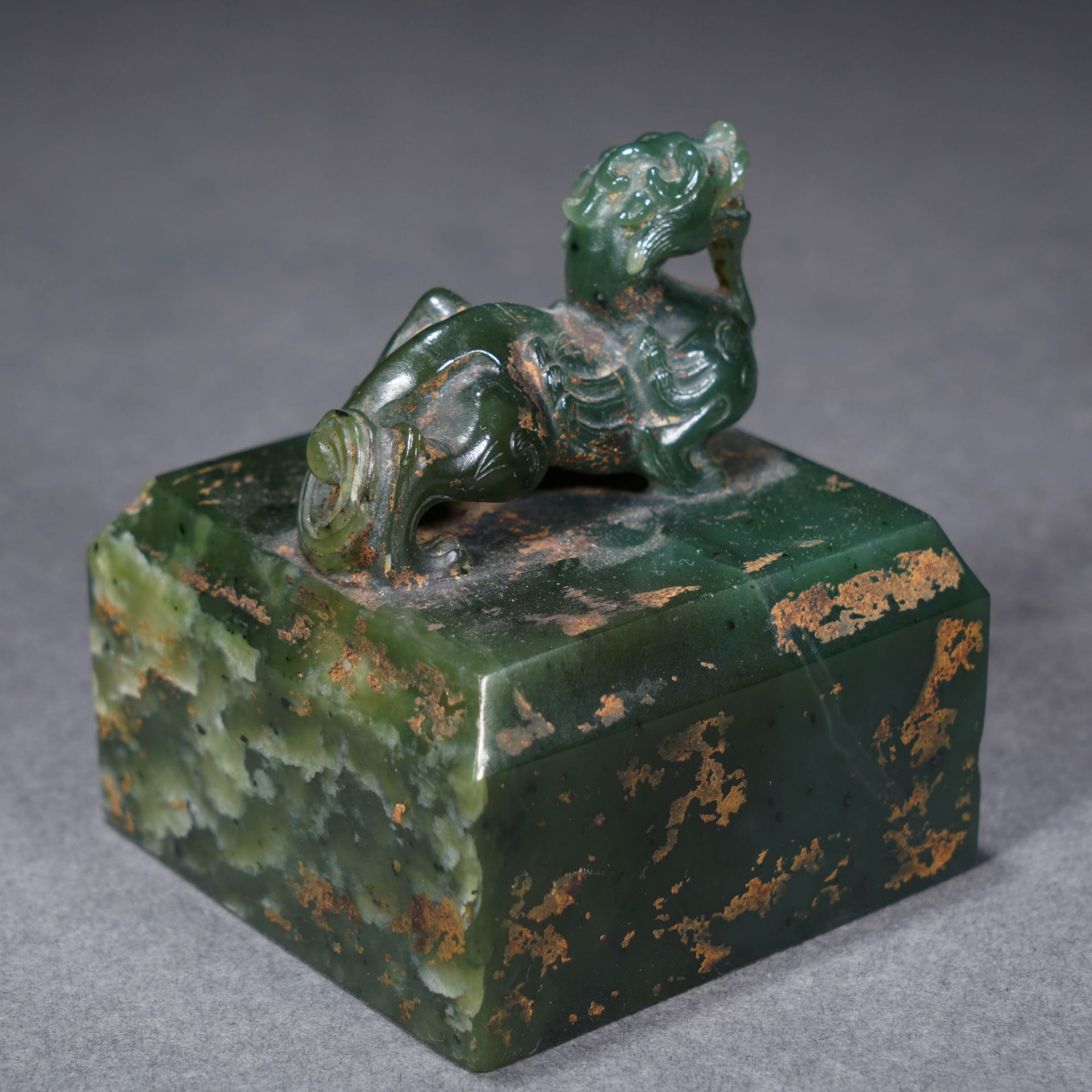 A Chinese Carved Jade Mythical Beast Seal - Image 6 of 8