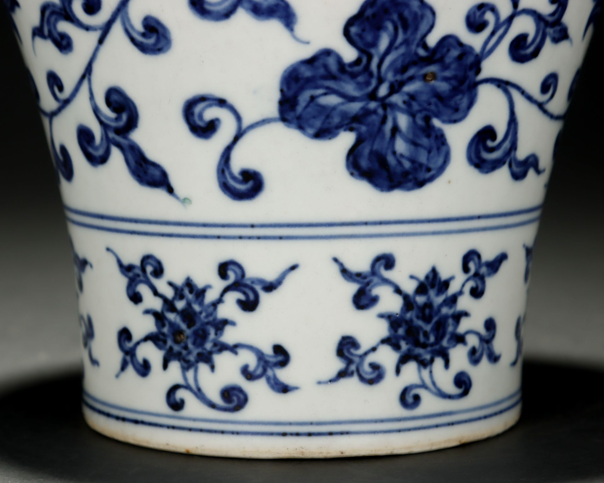 A Chinese Blue and White Peony Scrolls Vase Meiping - Image 6 of 9