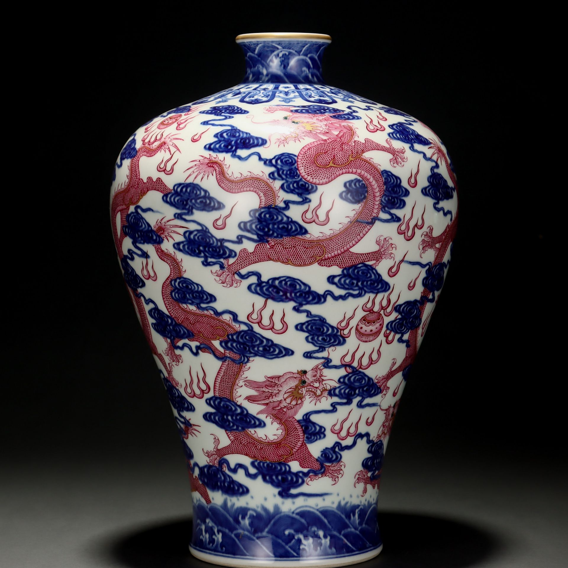 A Chinese Underglaze Blue and Pink Enamel Dragon Vase Meiping - Bild 3 aus 9