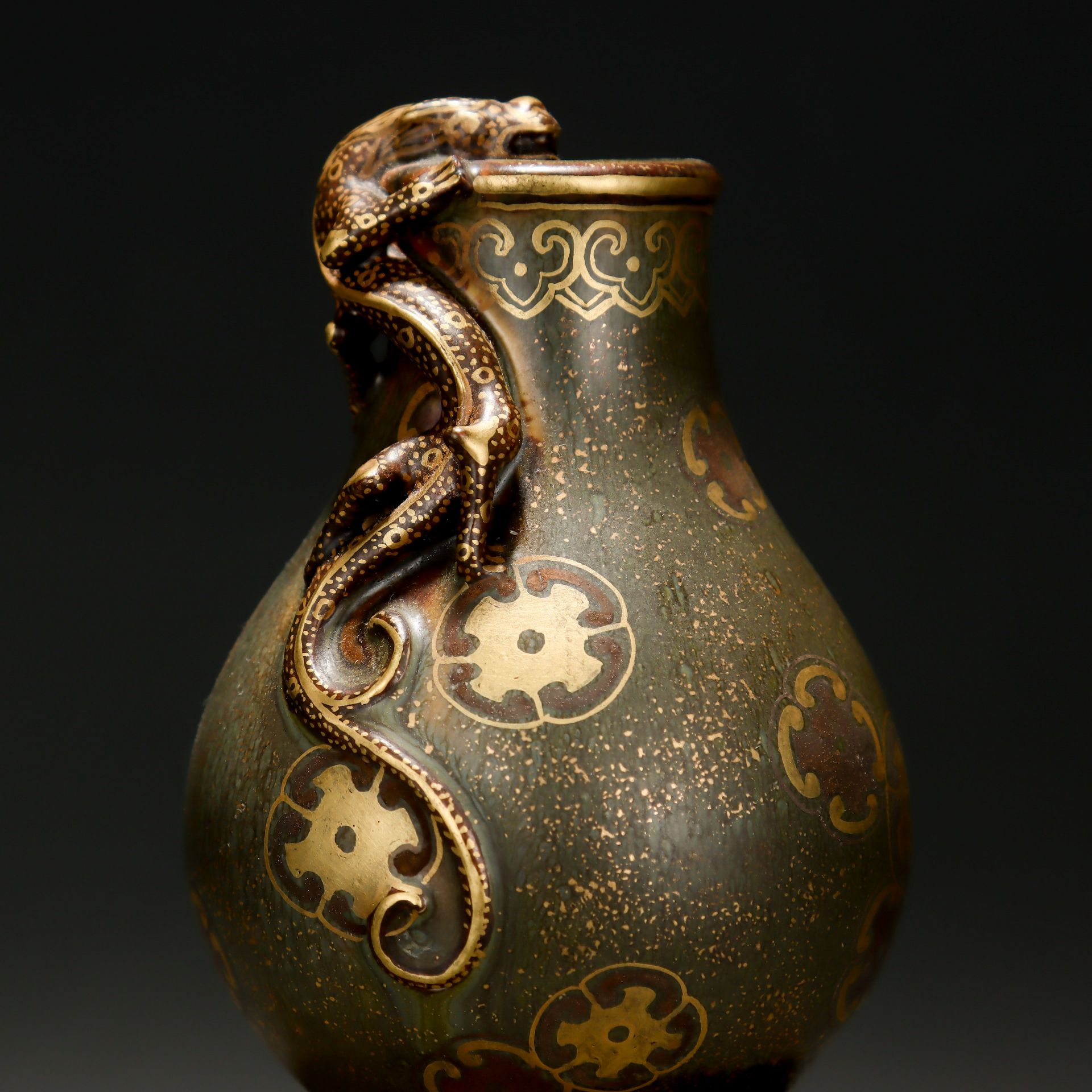 A Chinese Teadust Glaze and Gilt Double Gourds Vase - Image 5 of 9