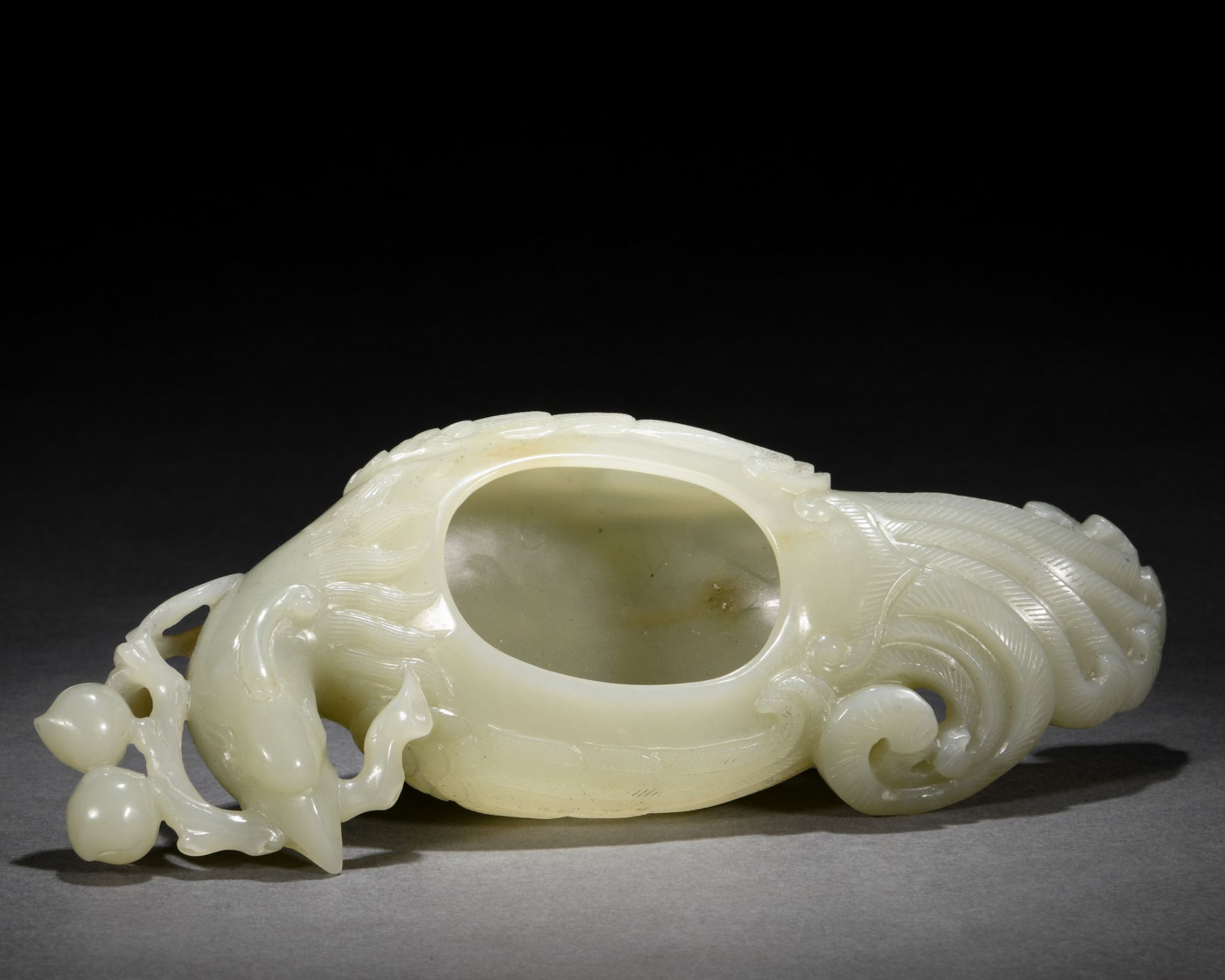 A Chinese Carved White Jade Washer - Image 6 of 7