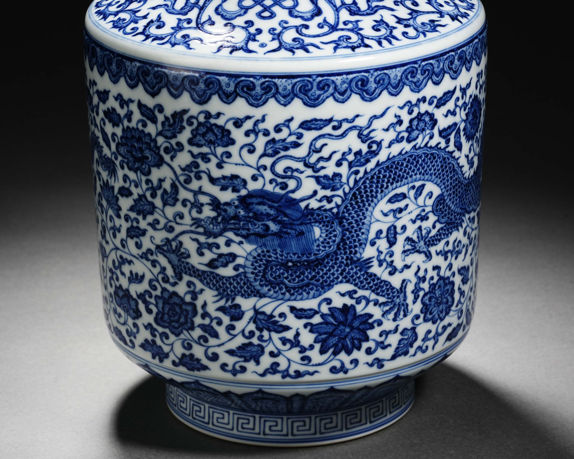 A Chinese Blue and White Peony and Dragons Vase - Image 4 of 15