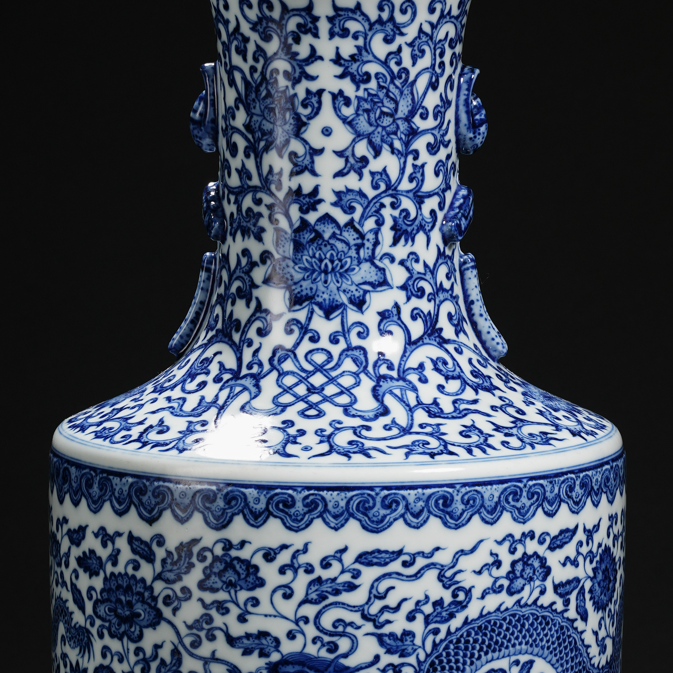 A Chinese Blue and White Peony and Dragons Vase - Image 2 of 15