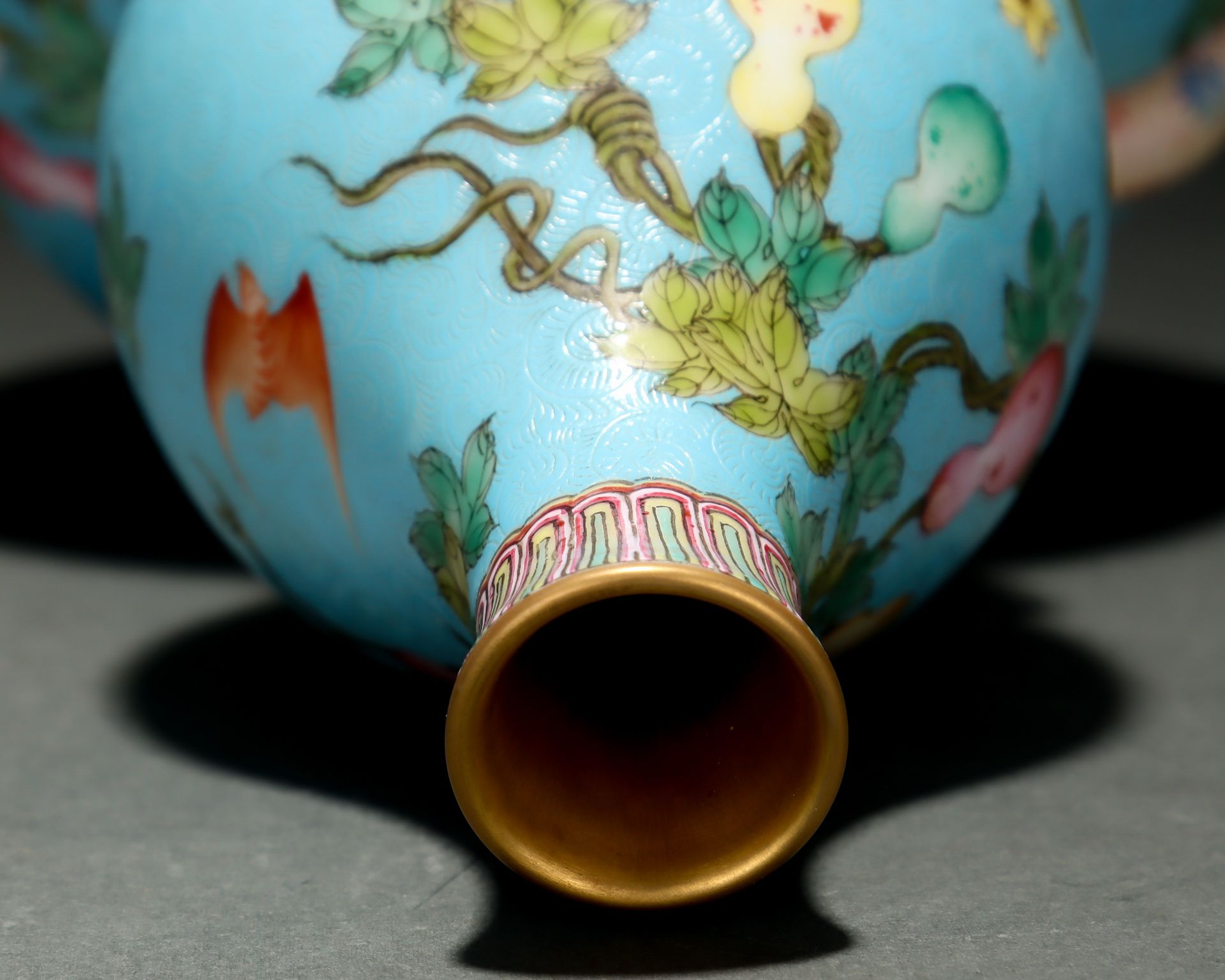 A Chinese Falangcai Double Gourds Vase - Image 7 of 9