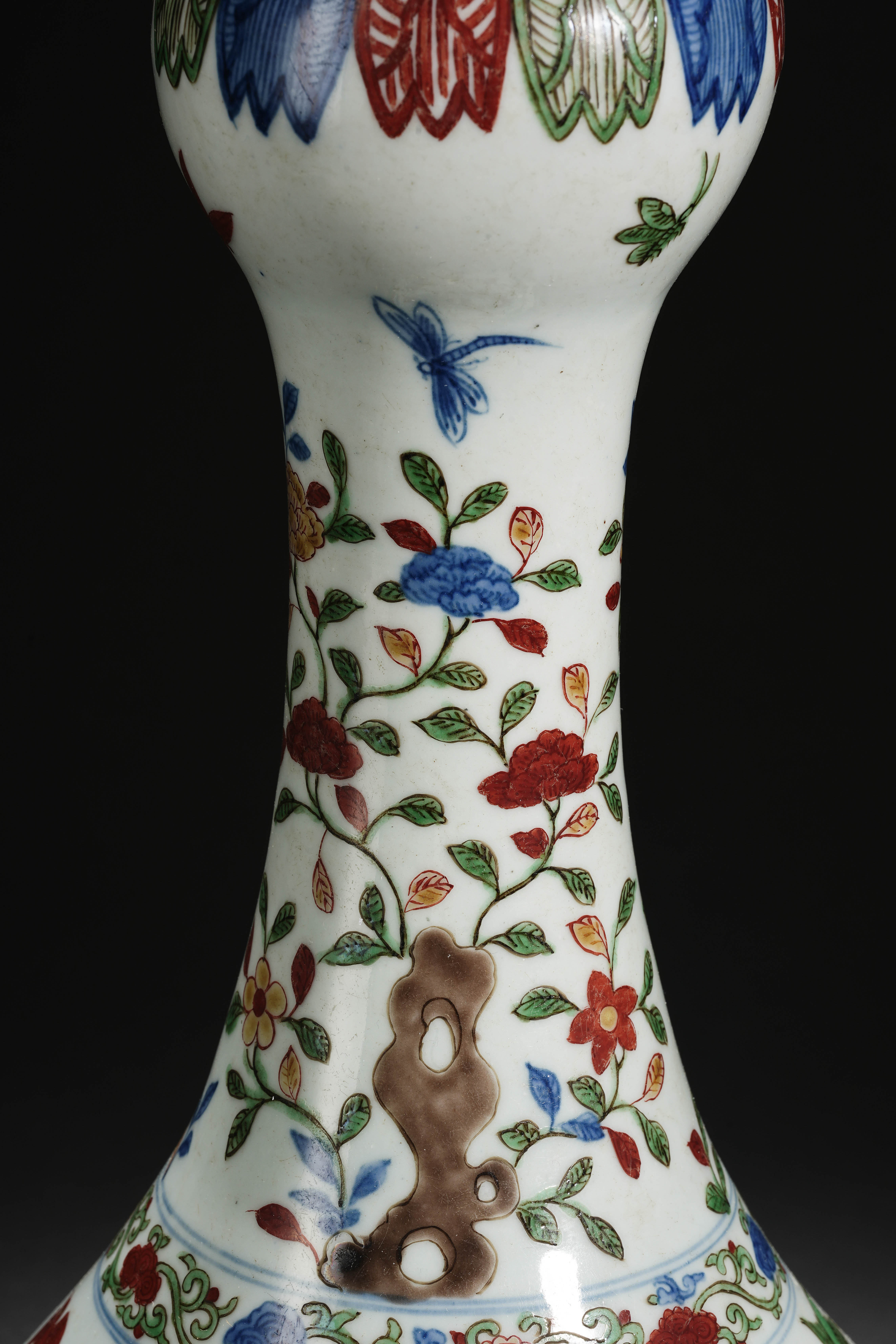 A Chinese Wucai Glaze Garlic Head Vase - Image 5 of 15