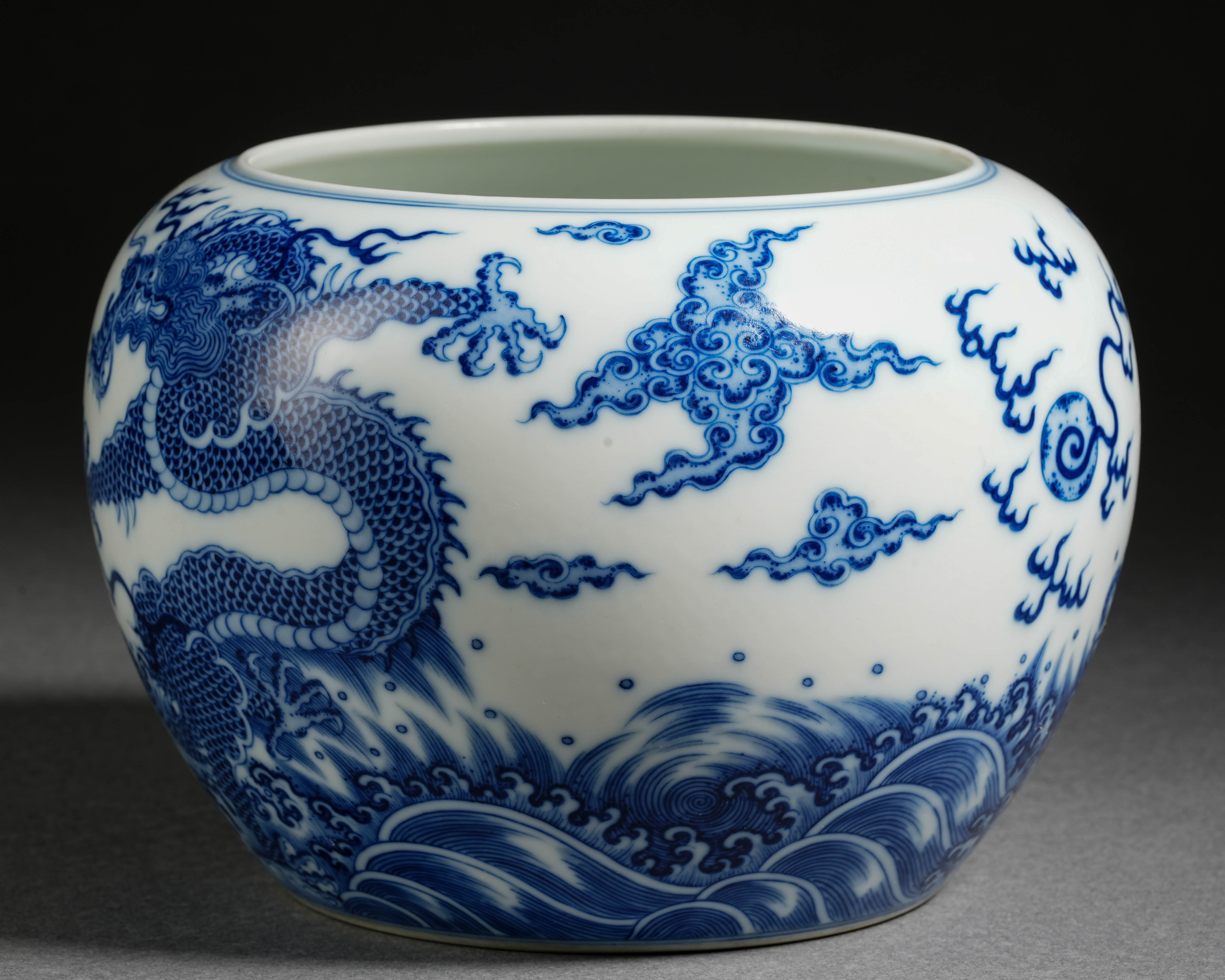 A Chinese Blue and White Dragon Washer - Image 6 of 13