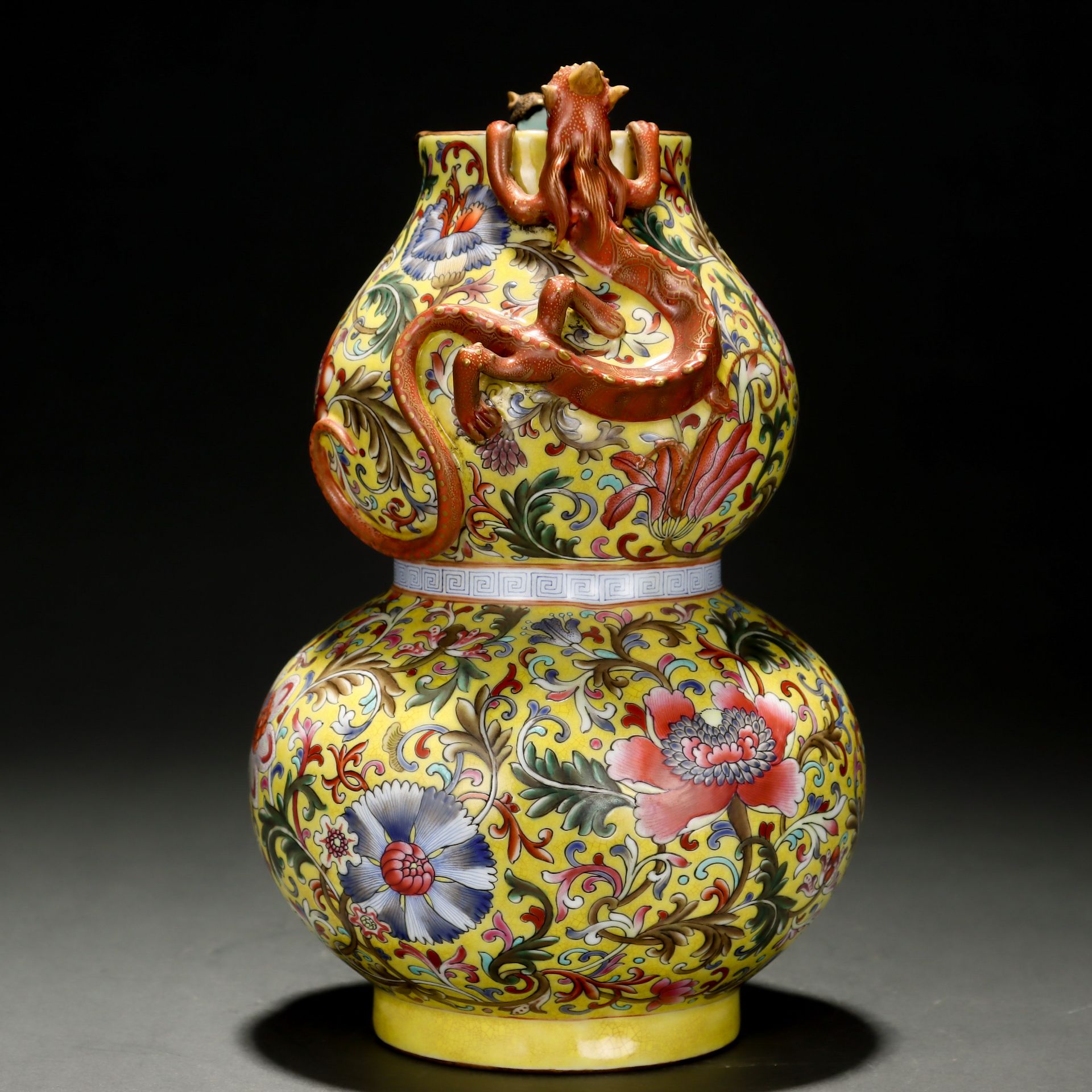 A Chinese Famille Rose Double Gourds Vase - Bild 2 aus 9
