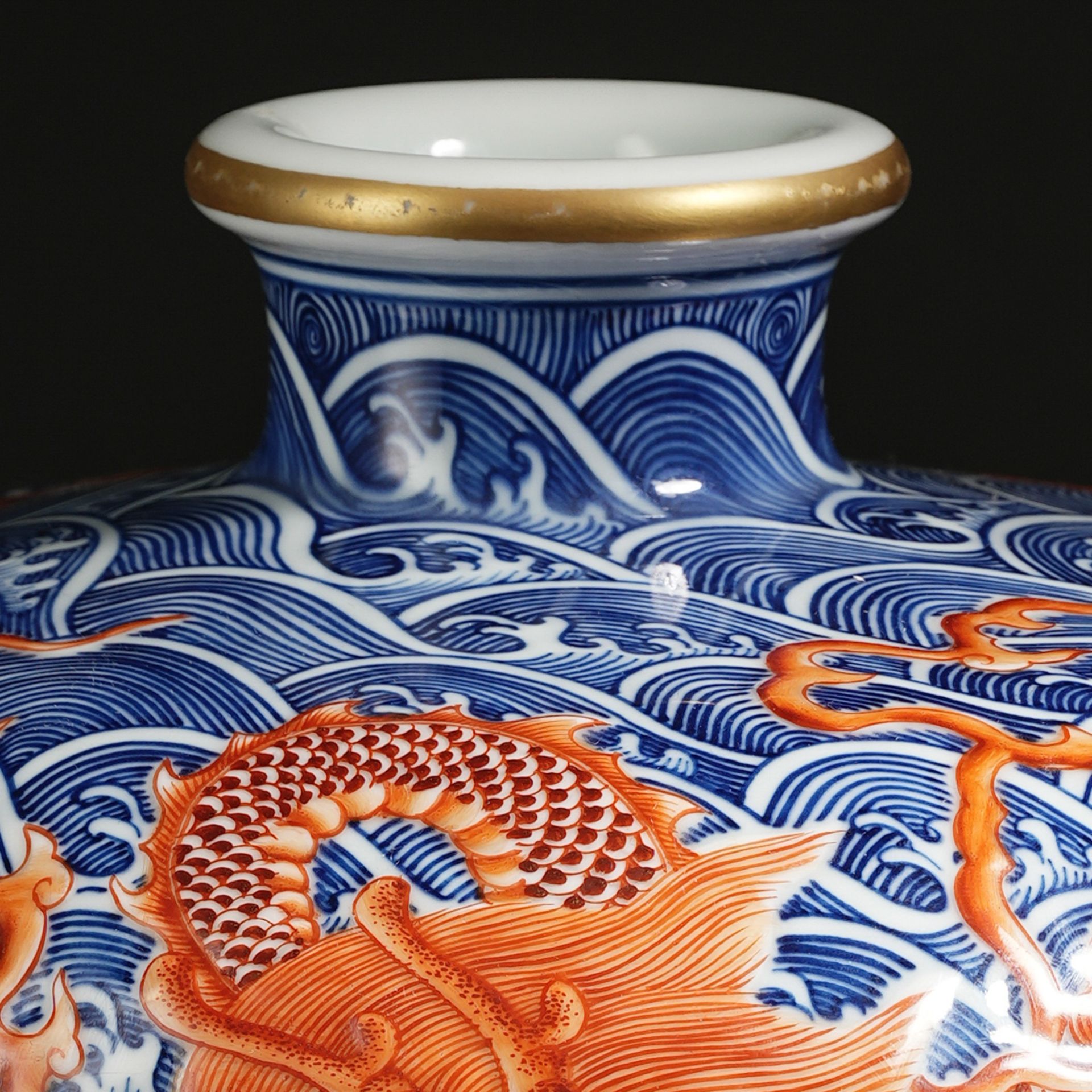 A Chinese Underglaze Blue and Iron Red Vase Meiping - Image 2 of 14