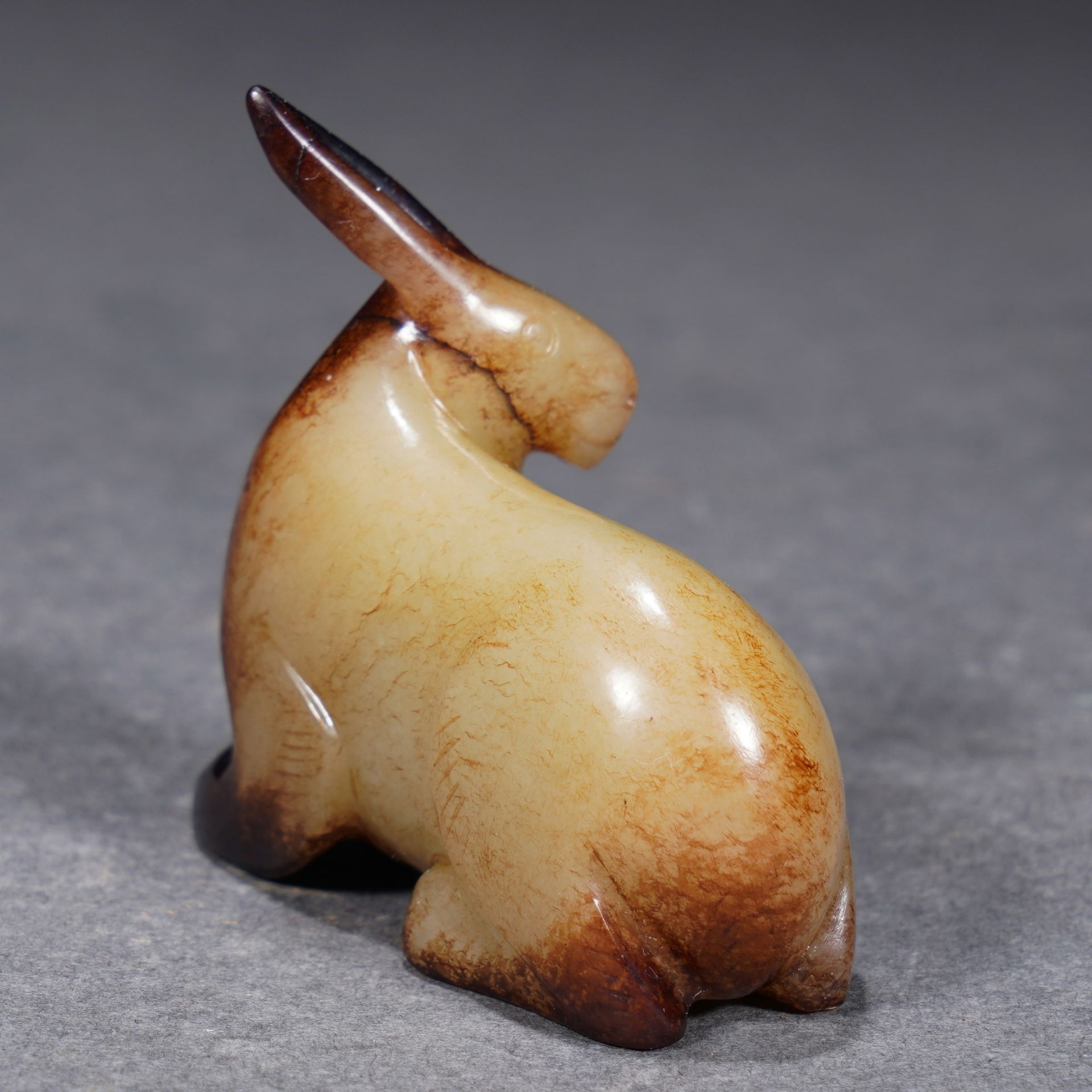 A Chinese Archaistic Jade Carving of Rabbit - Image 4 of 7
