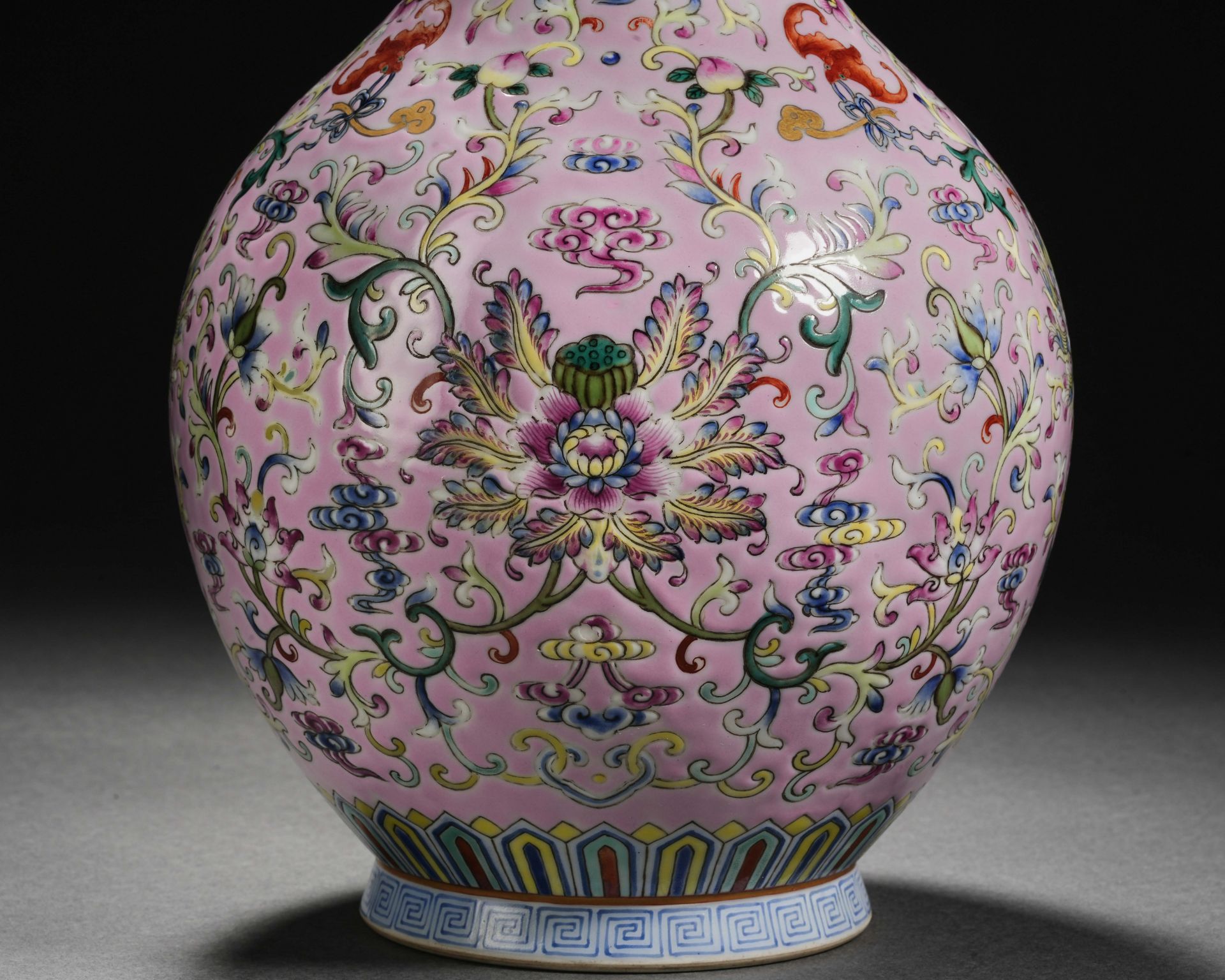 A Chinese Famille Rose Lotus Scrolls Vase - Image 3 of 15