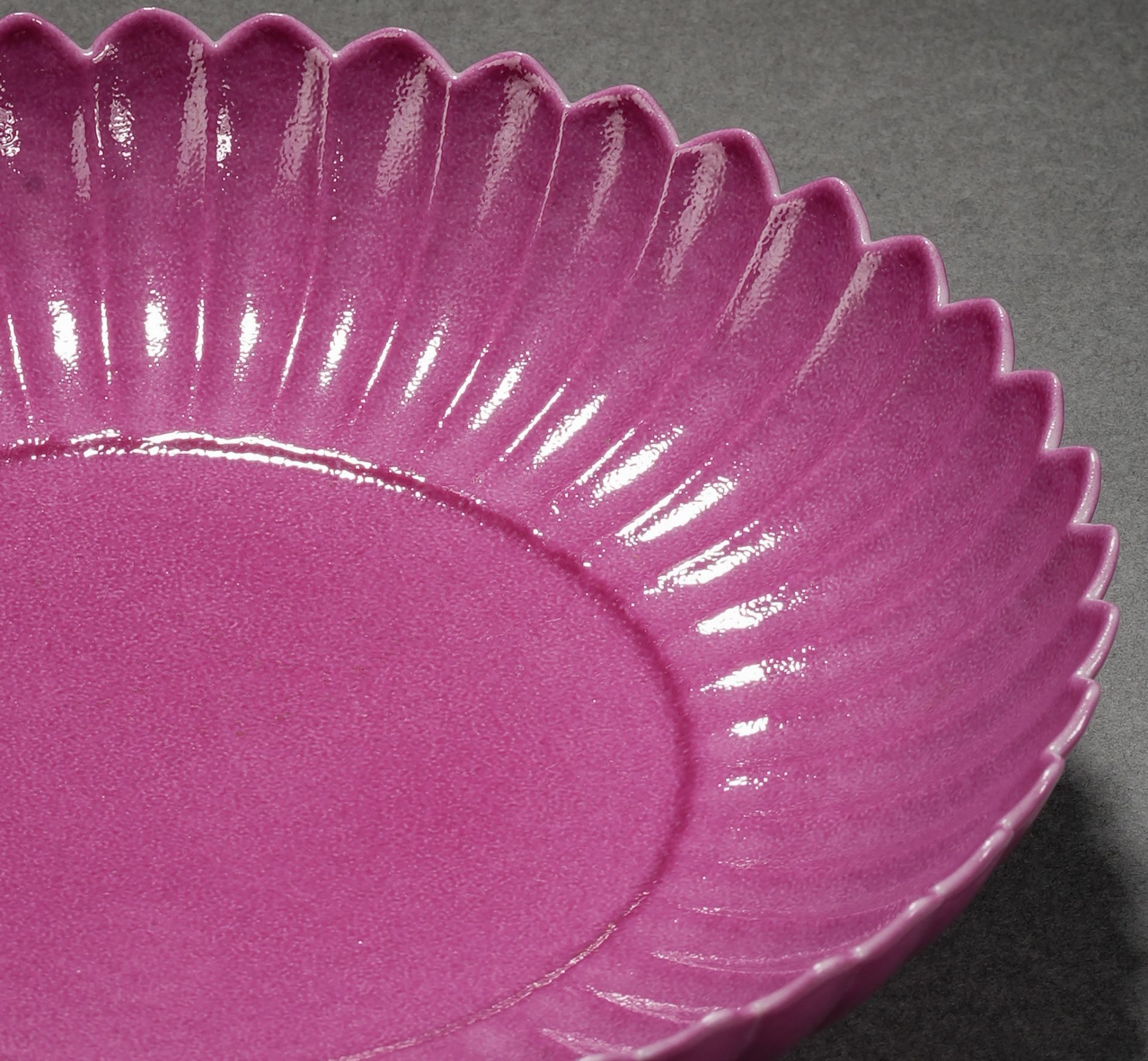 A Chinese Pink Enamel Lobed Dish - Image 2 of 10