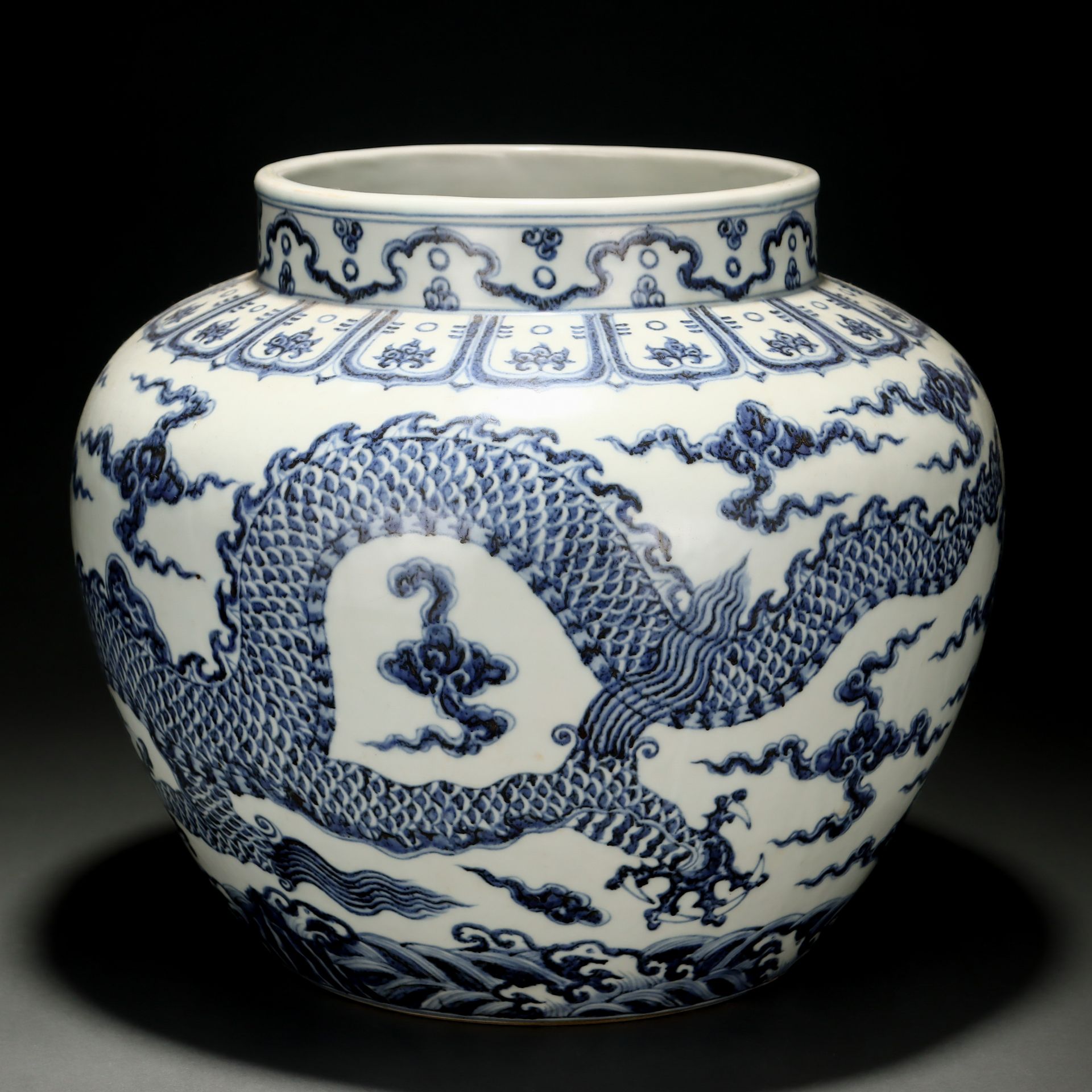 A Chinese Blue and White Dragon Jar - Image 2 of 9