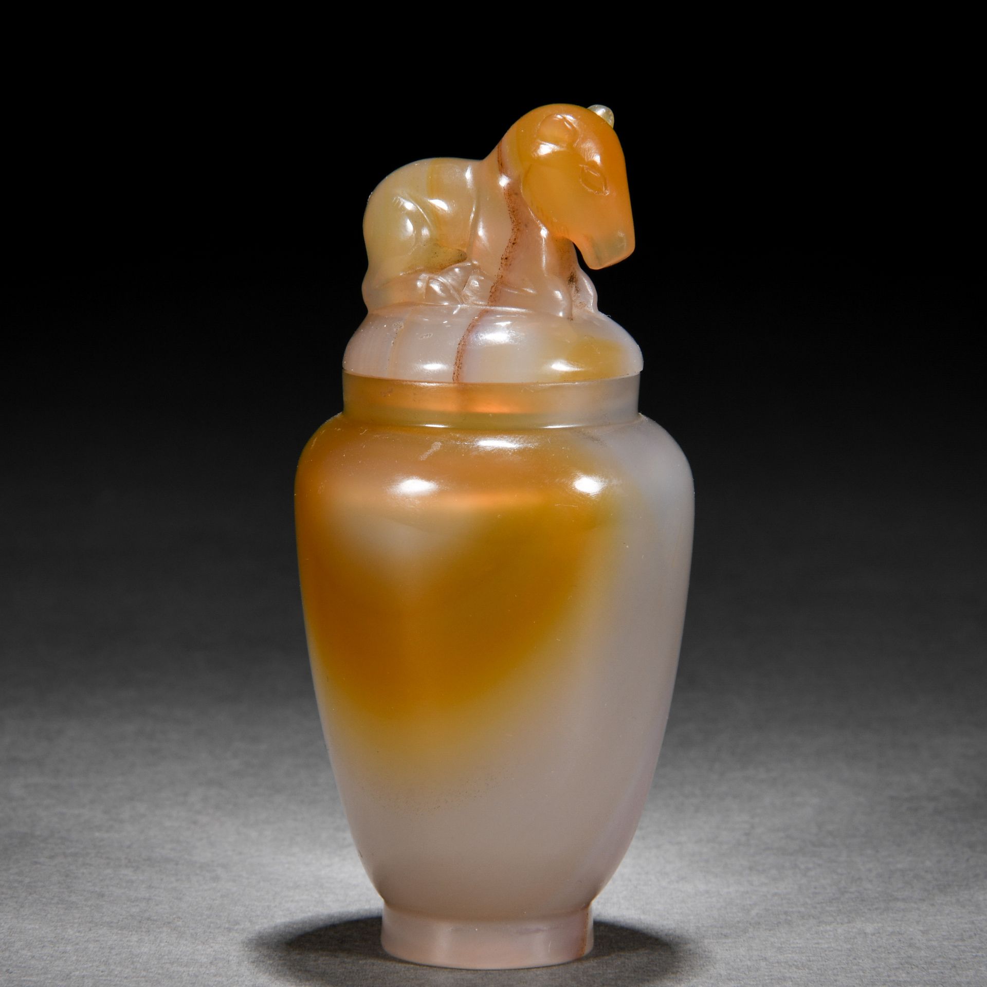 A Chinese Carved Agate Vase with Cover - Image 5 of 9