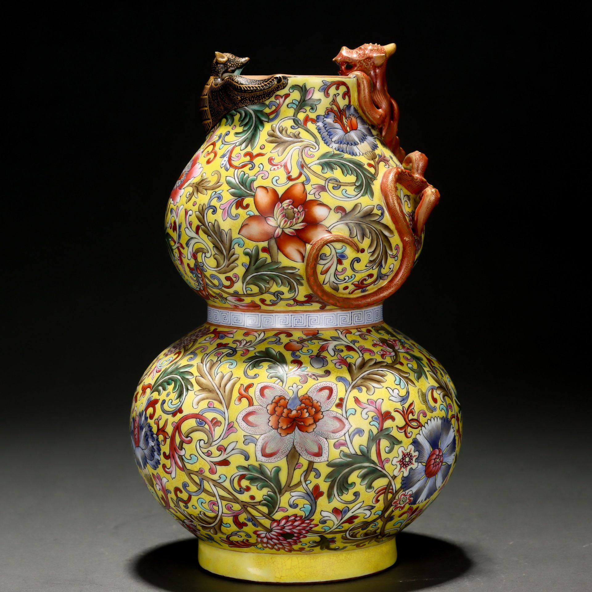 A Chinese Famille Rose Double Gourds Vase - Bild 3 aus 9