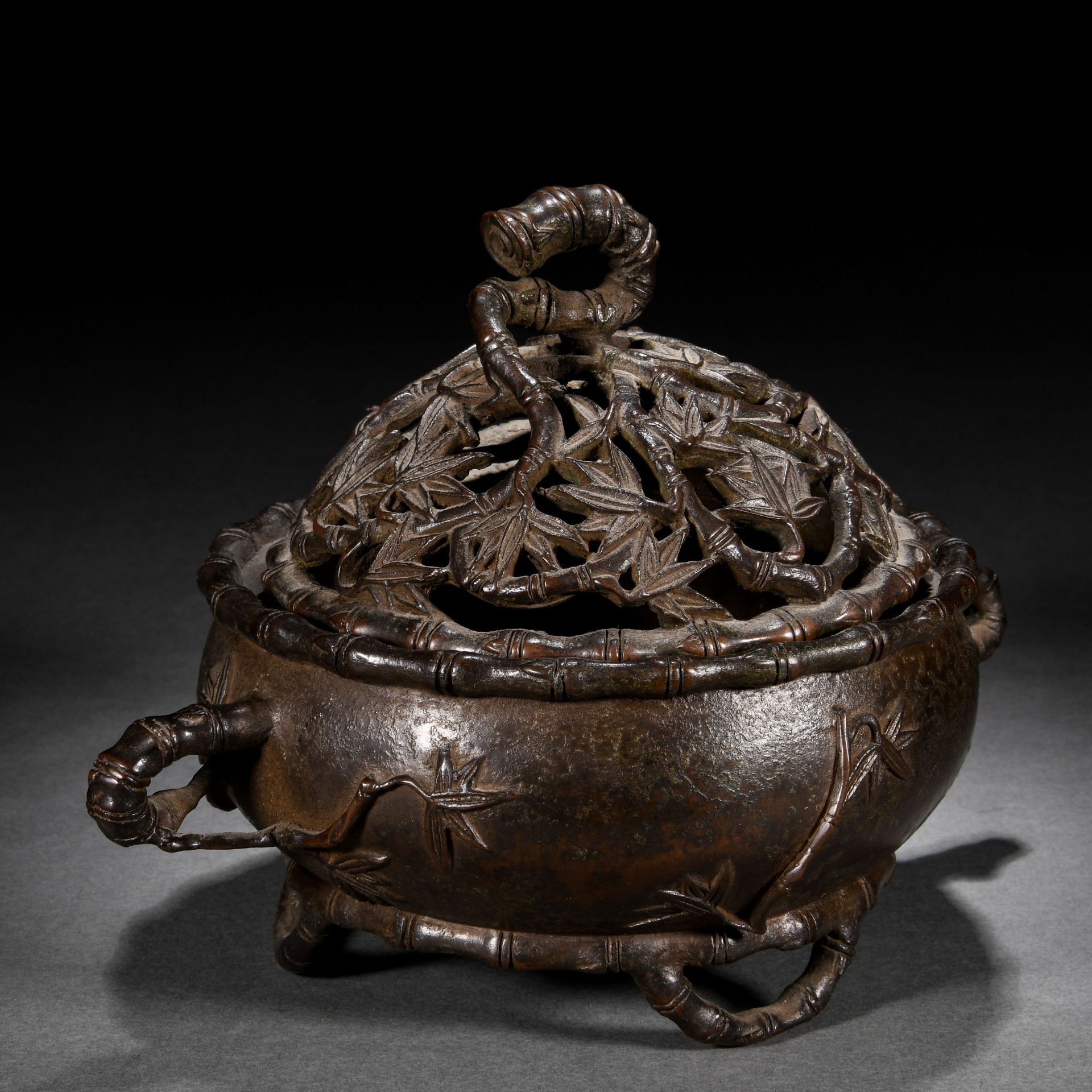 A Chinese Bronze Censer with Cover - Image 2 of 8