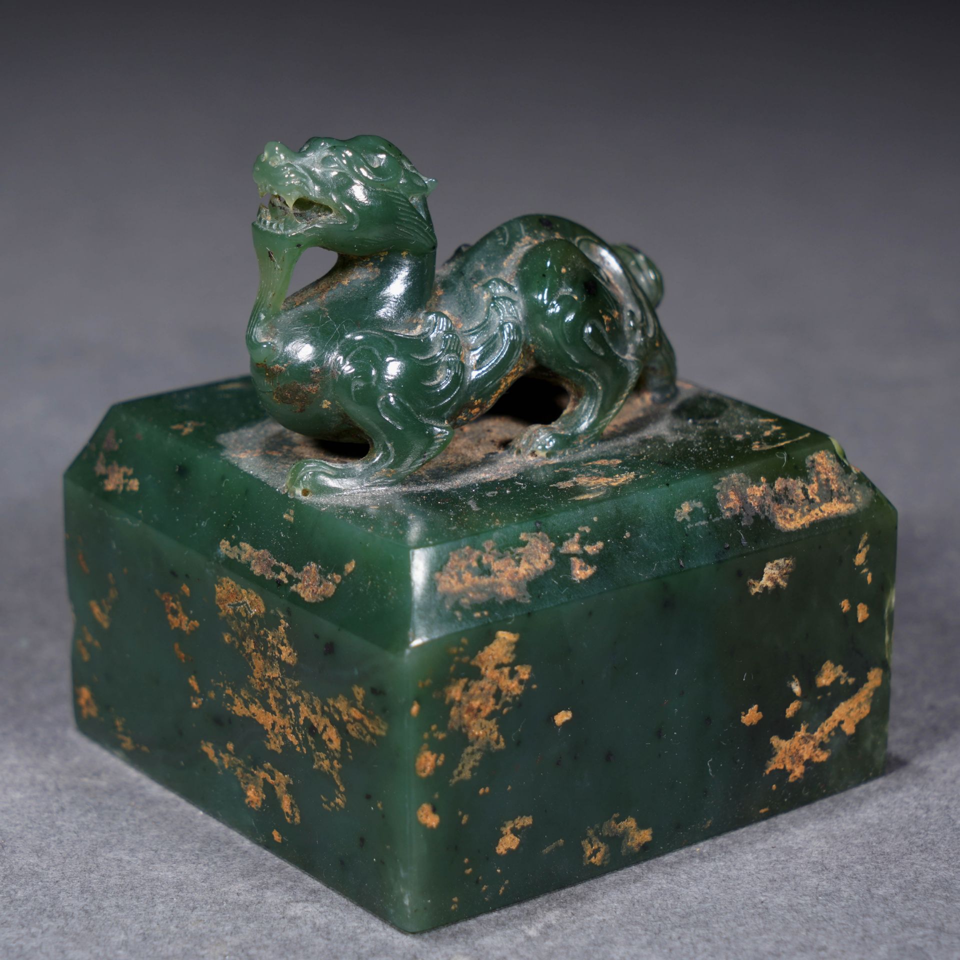 A Chinese Carved Jade Mythical Beast Seal - Image 3 of 8