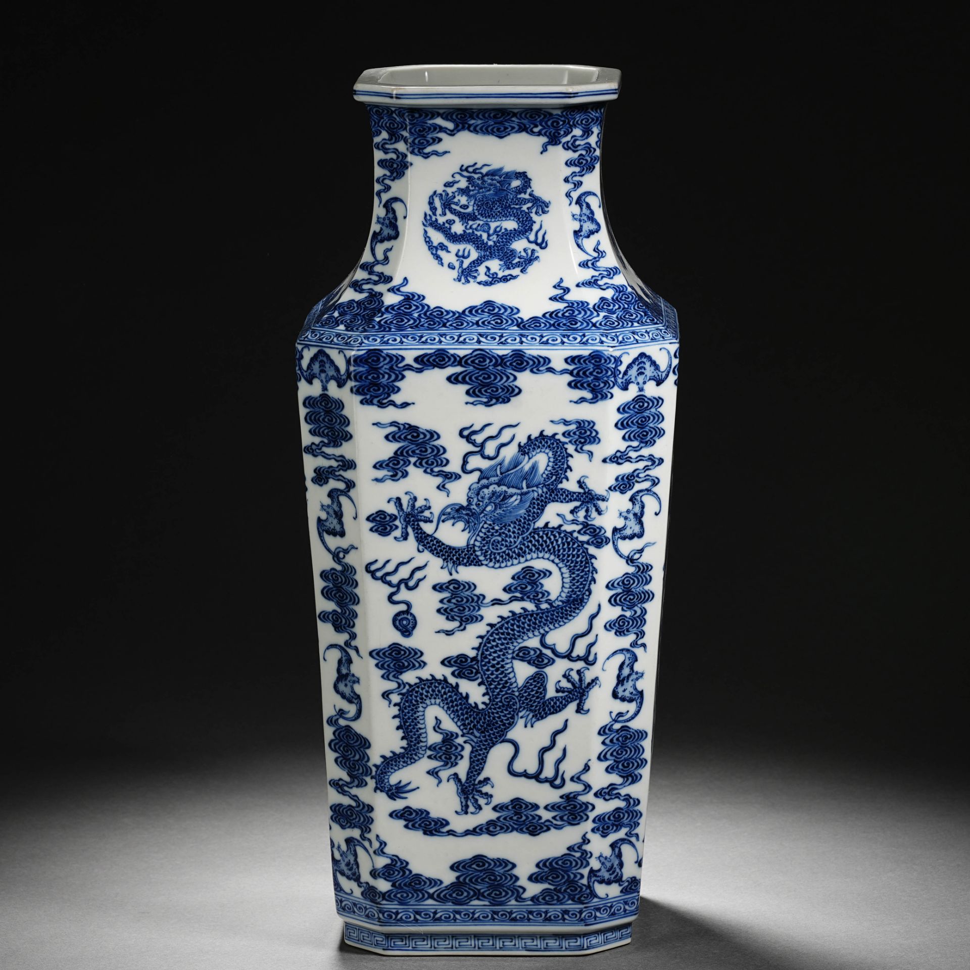 A Chinese Blue and White Dragons Squared Vase - Image 7 of 17