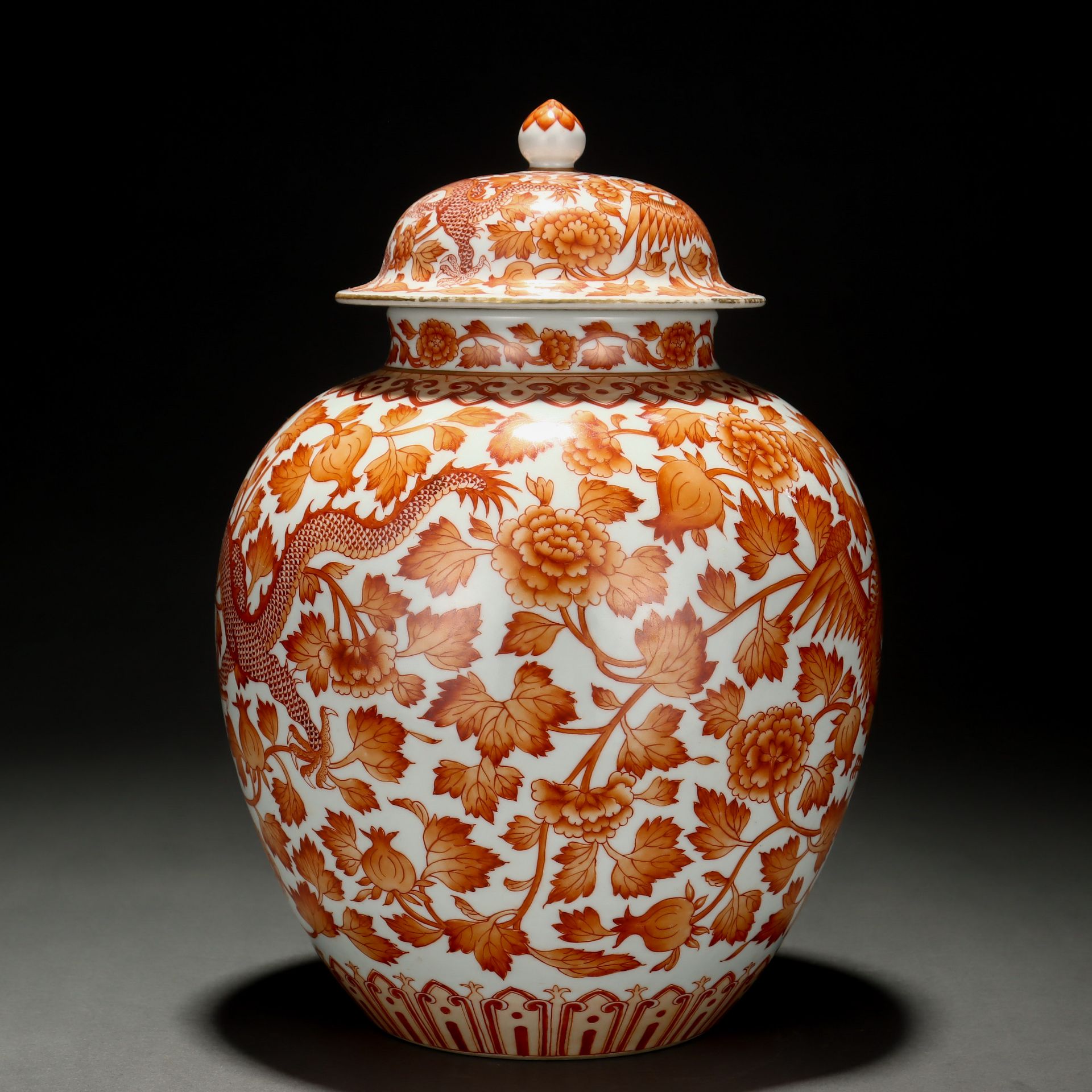A Chinese Iron Red and Gilt Dragon Jar with Cover - Image 4 of 9