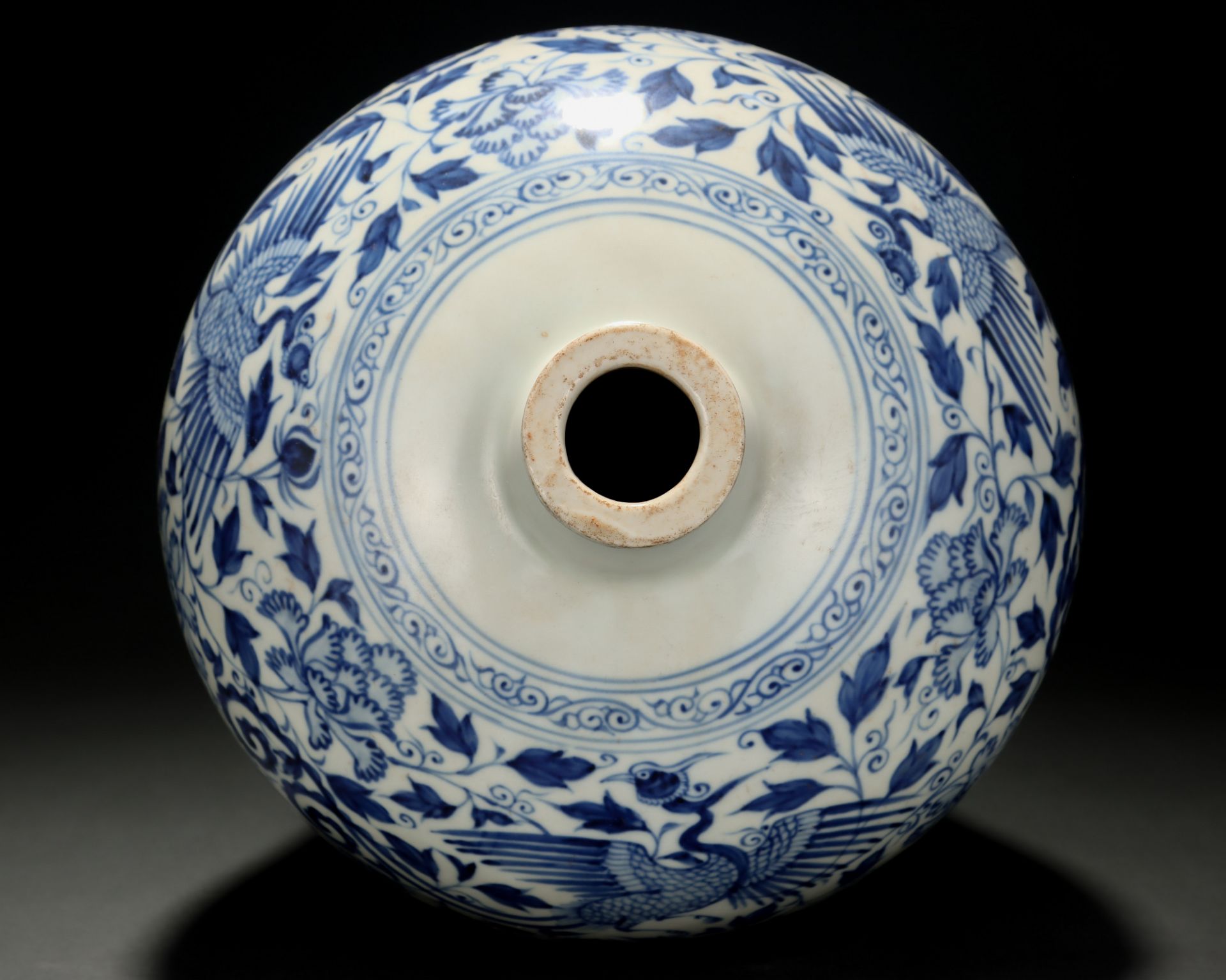 A Chinese Blue and White Figural Story Vase Meiping - Image 7 of 9